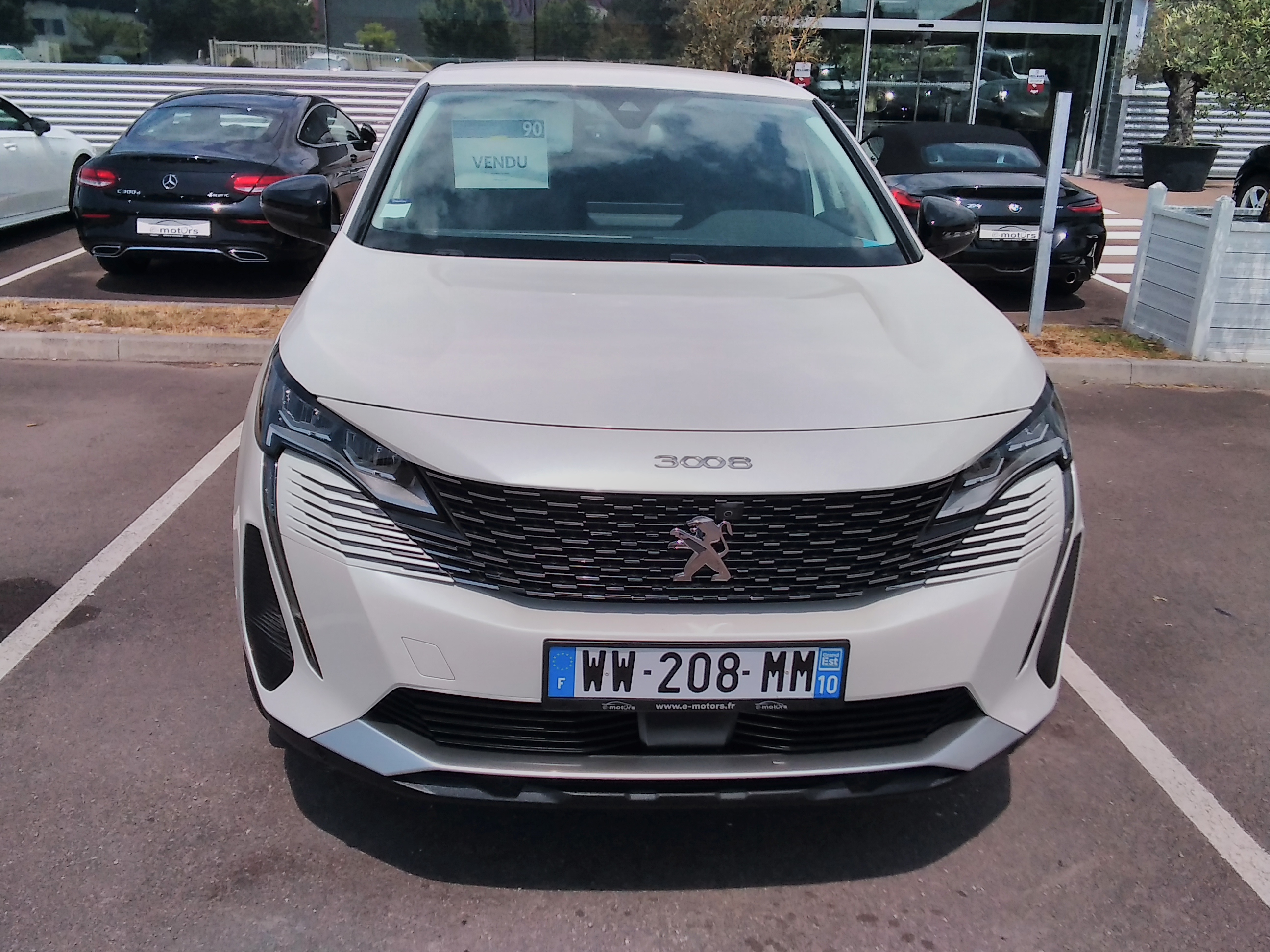 Avis-mandataire-auto-Emotors-Peugeot-3008-Allure-pack-puretech-130ch-s-s-eat8-plus-pack-city-2-plus-si-ges-av-chauffants.