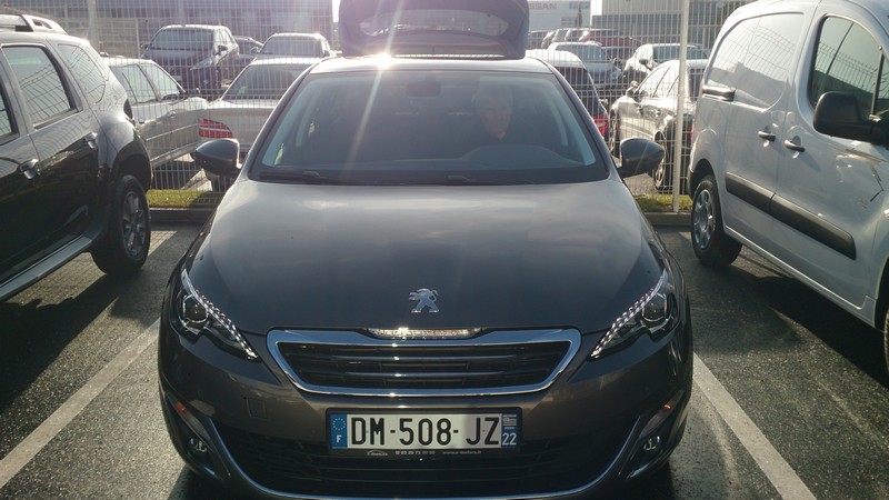 Avis-mandataire-auto-Emotors--Peugeot-308-feline-e-thp-130-neuve-.