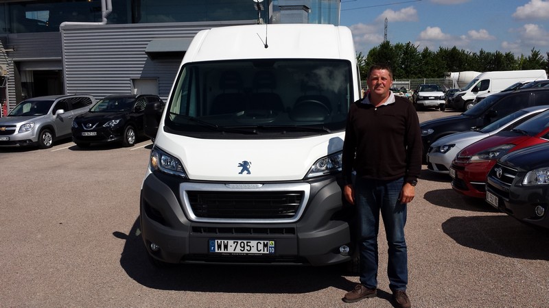 Avis-mandataire-auto-Emotors--Peugeot-boxer-fg-tol-335-l2h2-pack-cd-clim-hdi-130-.