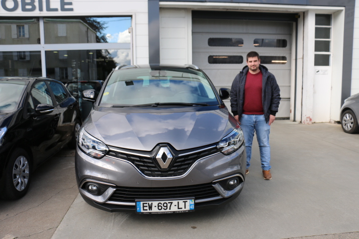 Avis-mandataire-auto-Emotors-Renault-Grand-scenic-Grand-sc-nic-intens-dci-130-energy-7places-plus-bose.