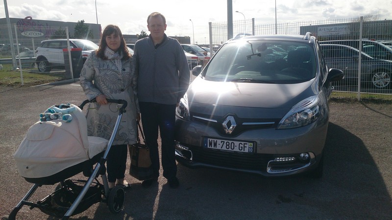 Avis-mandataire-auto-Emotors--Renault-grand-sc-nic-iii-bose-dci-130-energy-7places-plus-toit-vitr-.