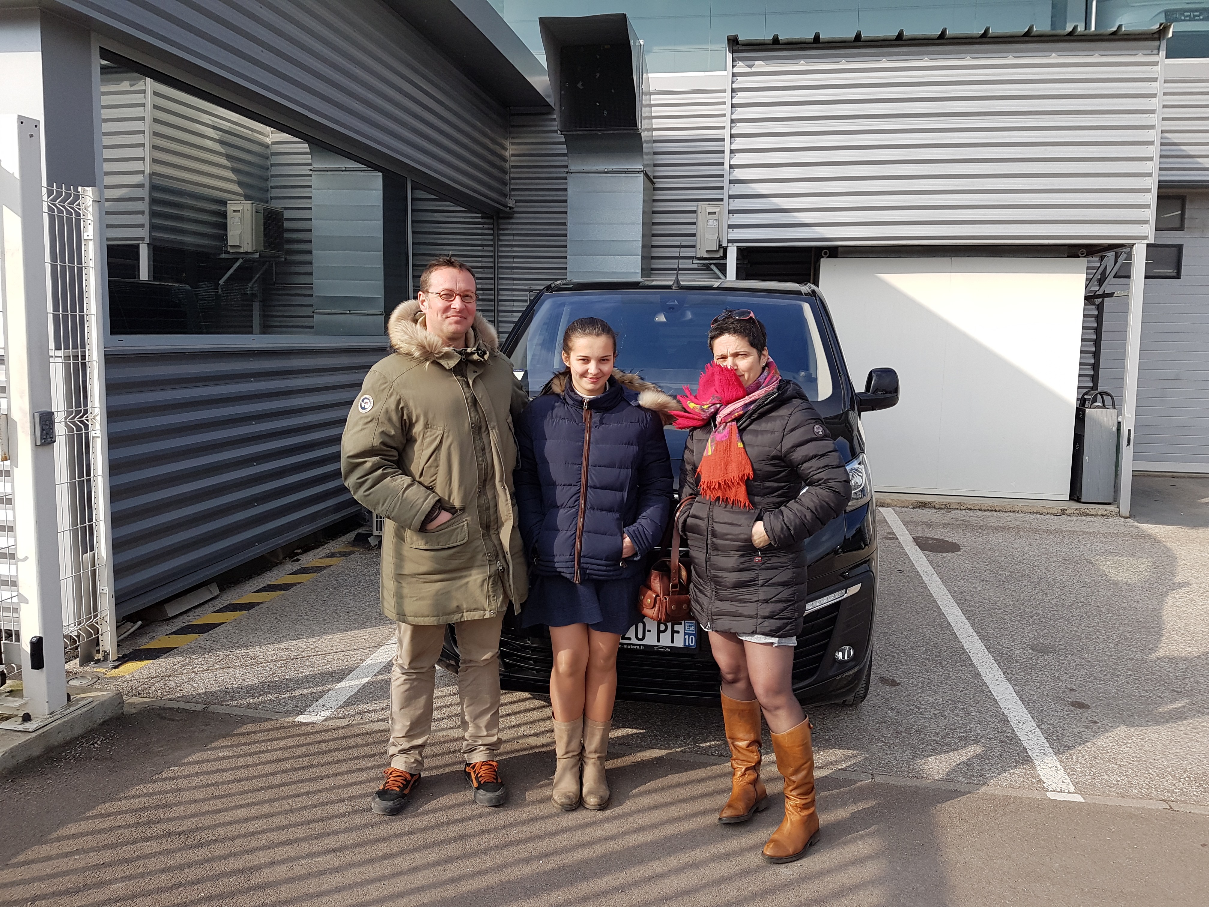 Avis-mandataire-auto-Emotors-Peugeot-Traveller-Standard-2-0-bluehdi-150ch-s-s-bvm6-active-8-places.