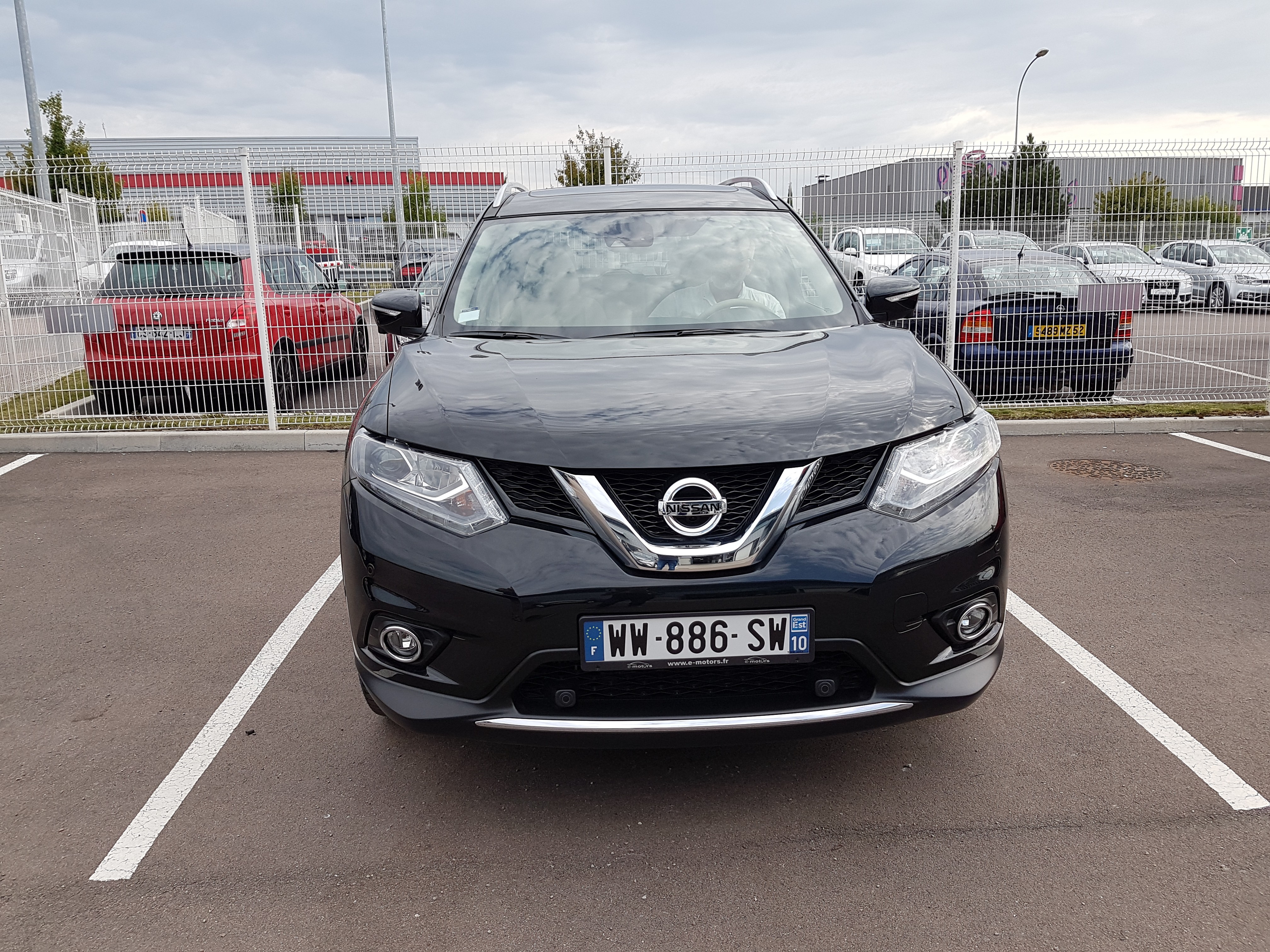 Avis-mandataire-auto-Emotors-Nissan-X-trail-Tekna-dci-130-7pl-4x4.