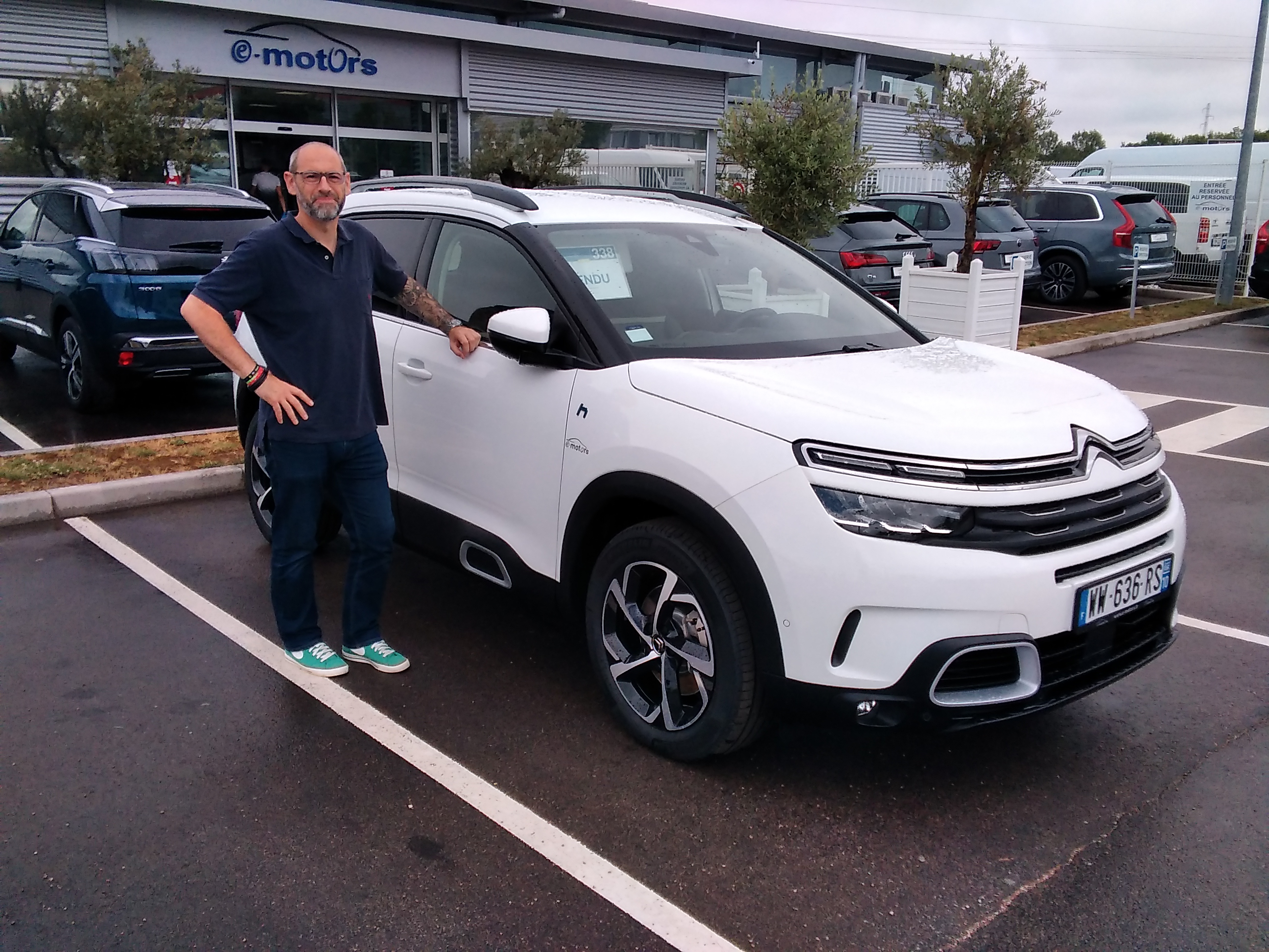 Avis-mandataire-auto-Emotors-Citroen-C5-aircross-Feel-pack-hybride-rechargeable-225-s-s-e-eat8.