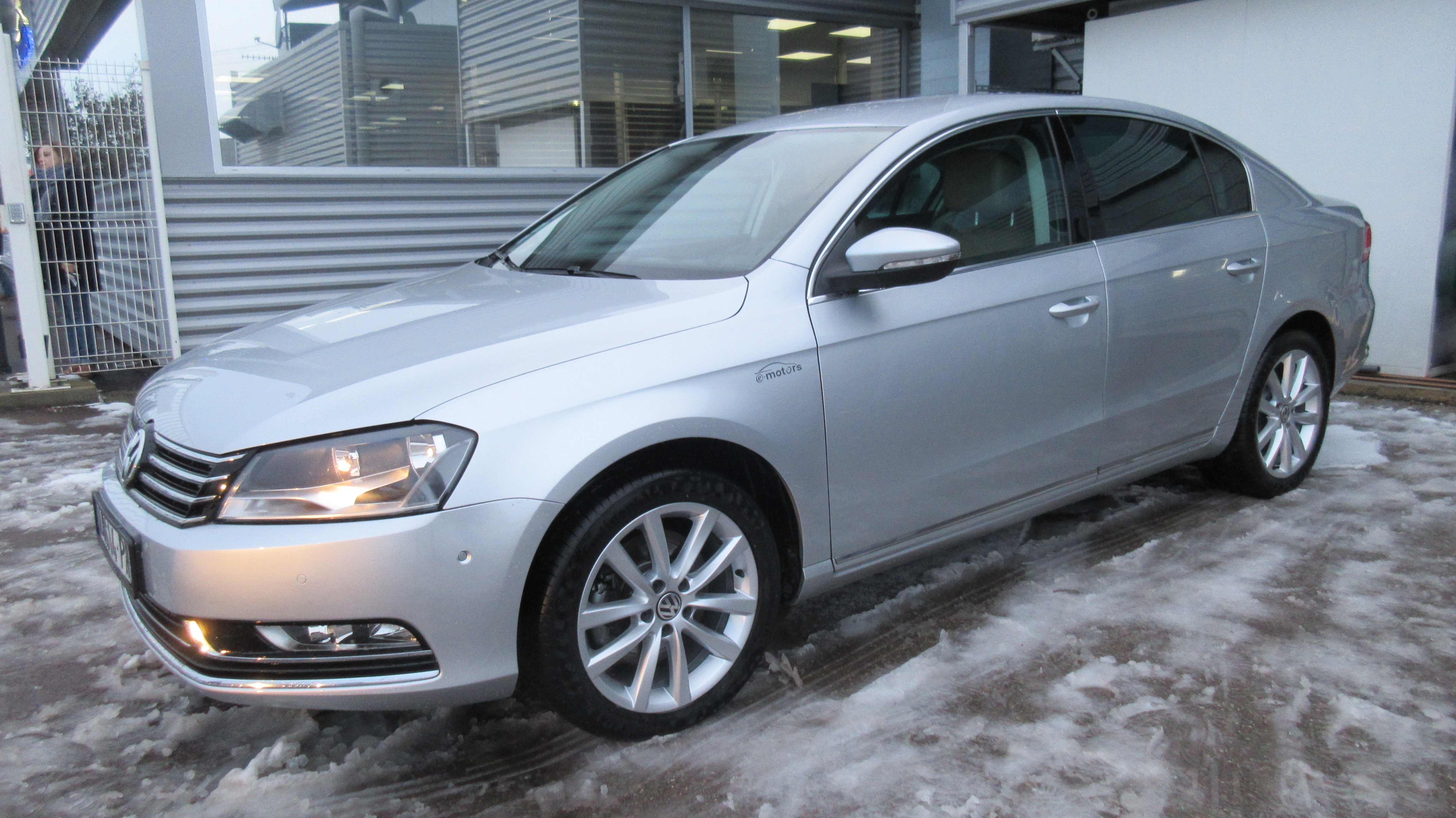 Avis-mandataire-auto-Emotors-Volkswagen-Passat-Carat-tdi-177-4p-plus-gps.