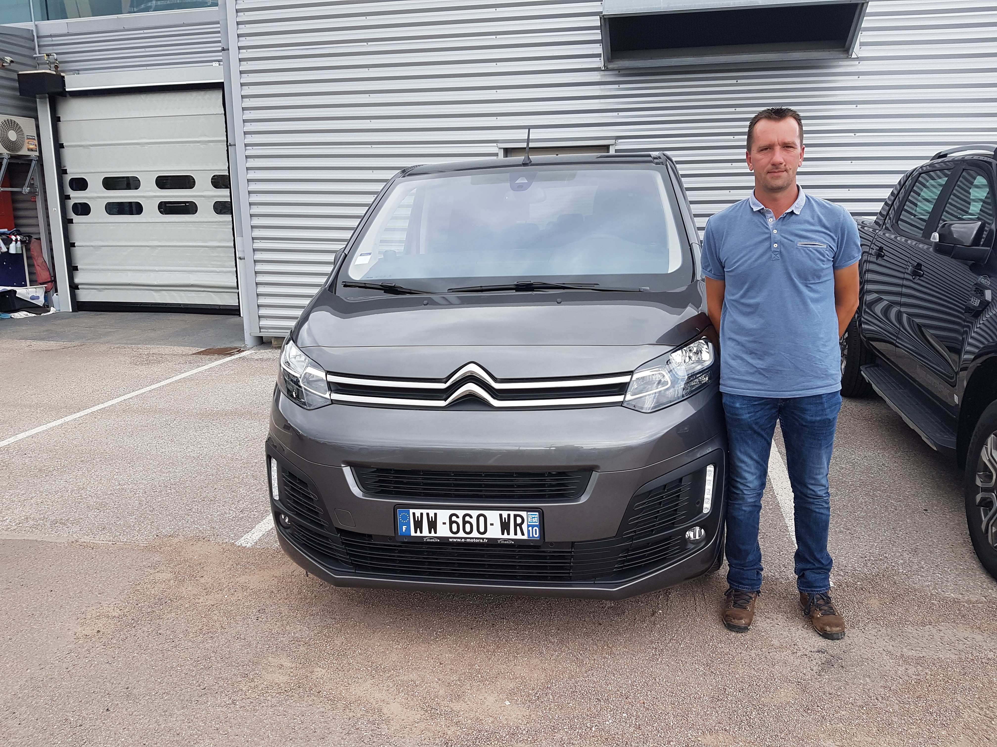 Avis-mandataire-auto-Emotors-Citroen-Spacetourer-M-feel-bluehdi-150-s-s-8places-plus-gps-cam-ra.
