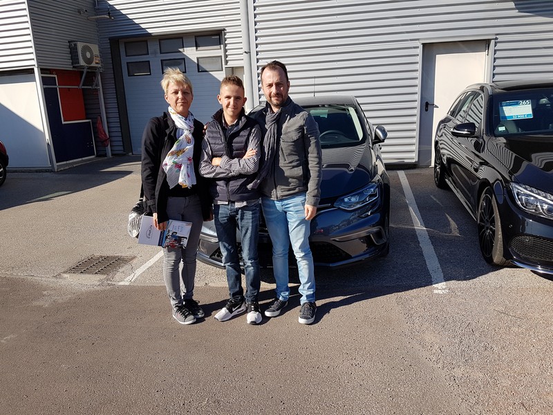 Avis-mandataire-auto-Emotors-Renault-Megane-iv-berline-M-gane-iv-berline-intens-tce-130-energy-plus-gt-line.