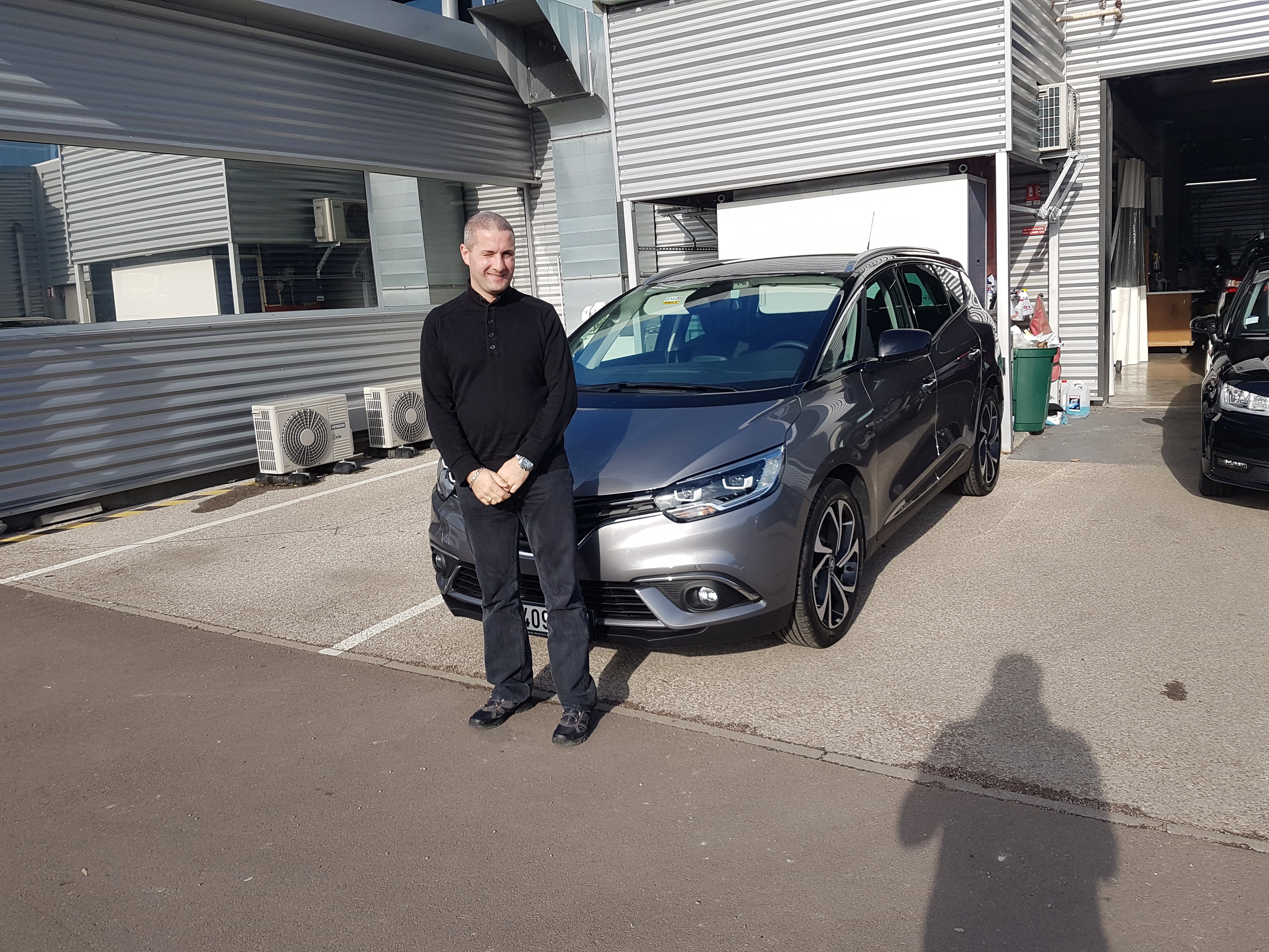 Avis-mandataire-auto-Emotors-Renault-Grand-scenic-Grand-sc-nic-intens-dci-130-energy-7places.