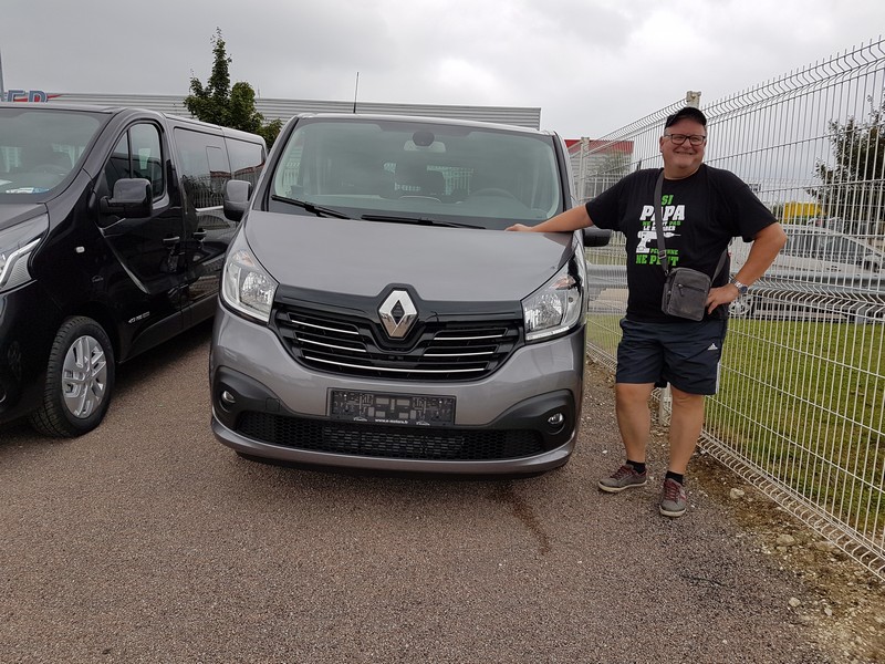 Avis-mandataire-auto-Emotors-Renault-Trafic-combi-Grand-intens-dci-125-energy-9places-plus-hayon.