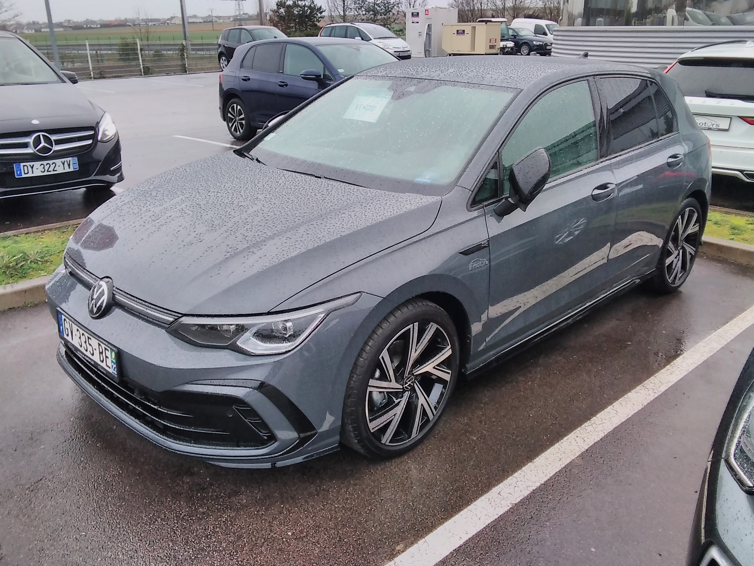 Avis-mandataire-auto-Emotors-Volkswagen-Golf-Tdi-150-dsg7-r-line-plus-pack-black-plus-ja18.