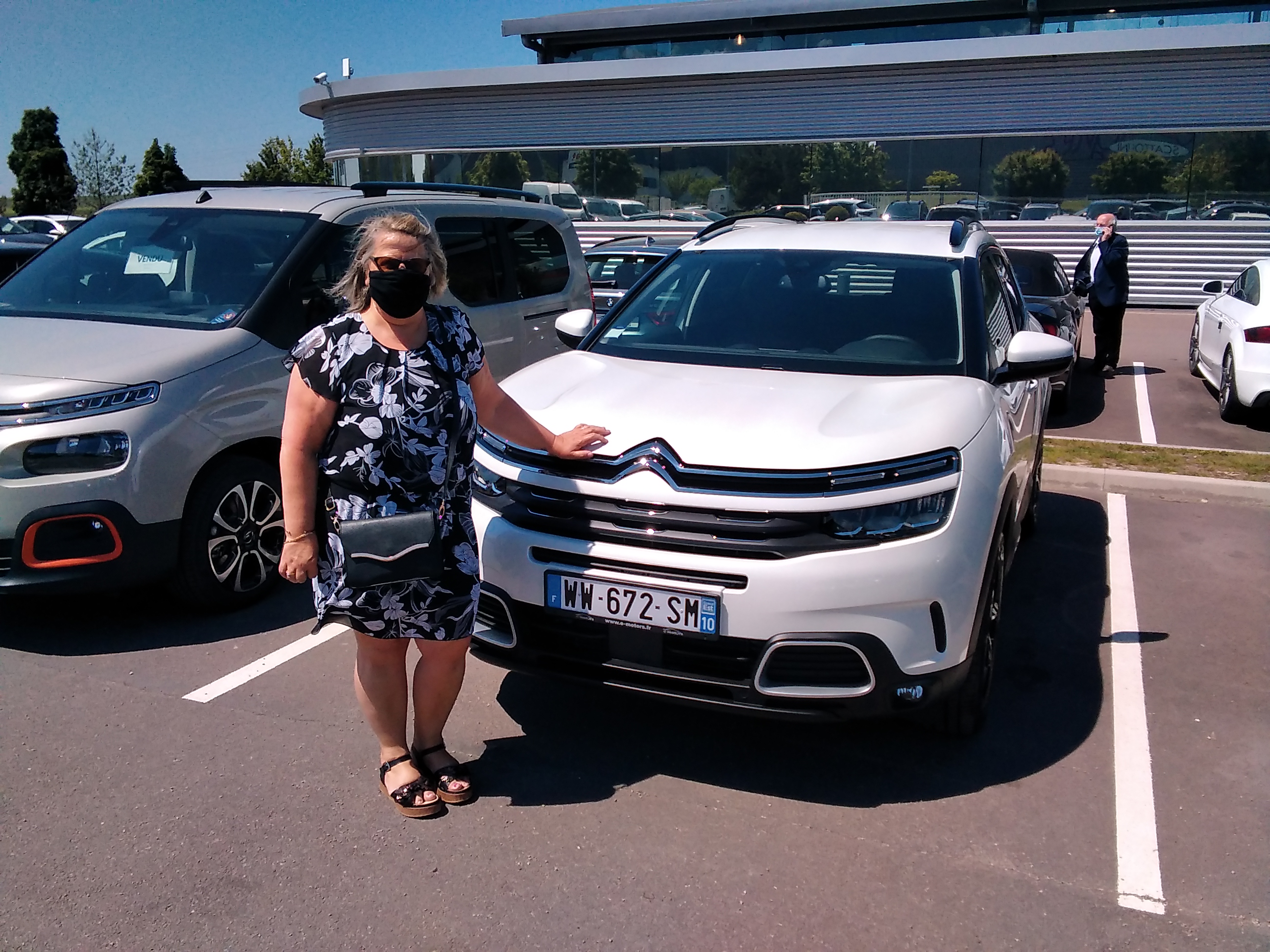Avis-mandataire-auto-Emotors-Citroen-C5-aircross-Feel-bluehdi-130-s-s-plus-acc-s-et-d-marrage-mains-libres.