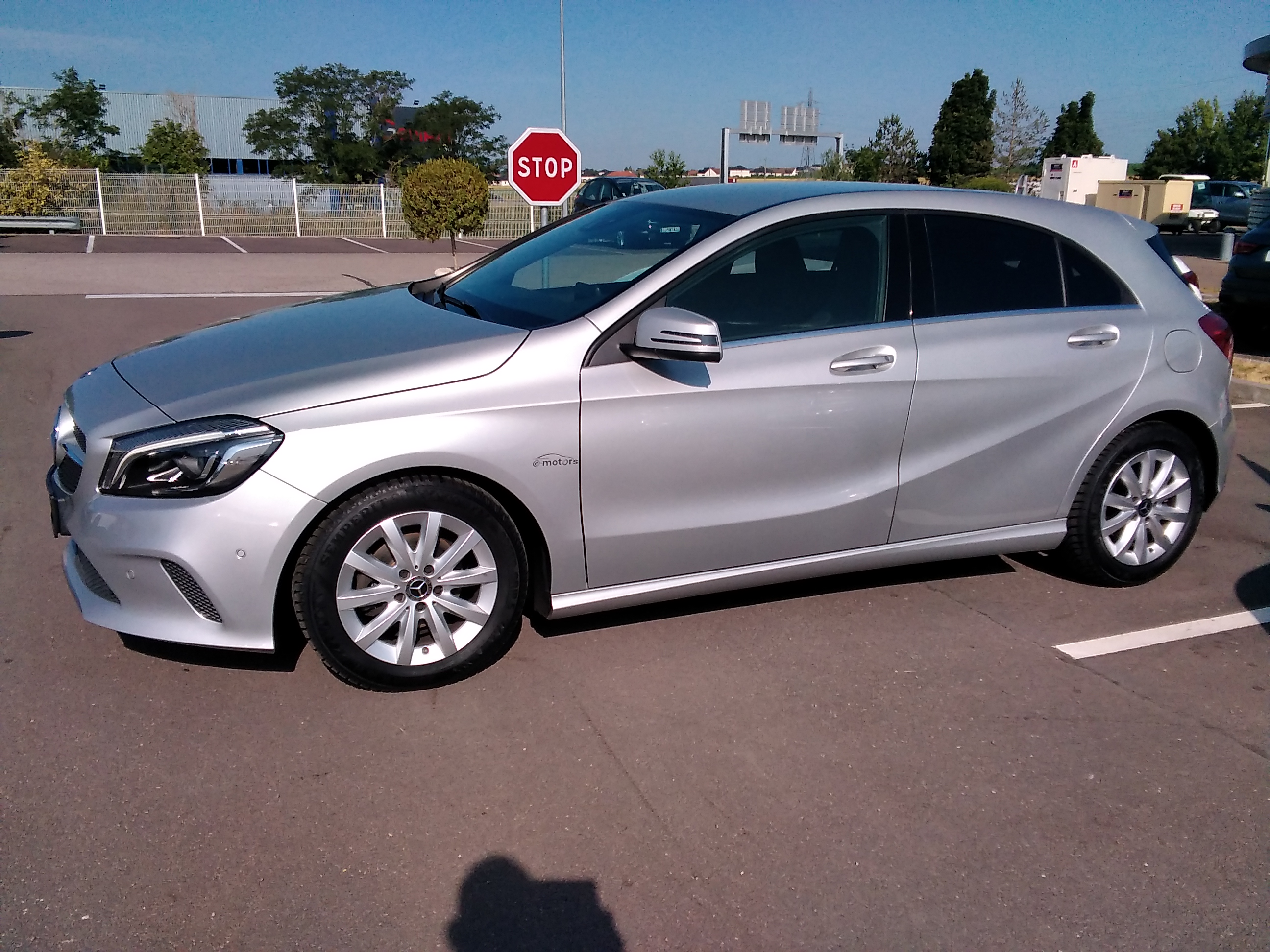 Avis-mandataire-auto-Emotors-Mercedes-Classe-a-180-d-plus-navigation.