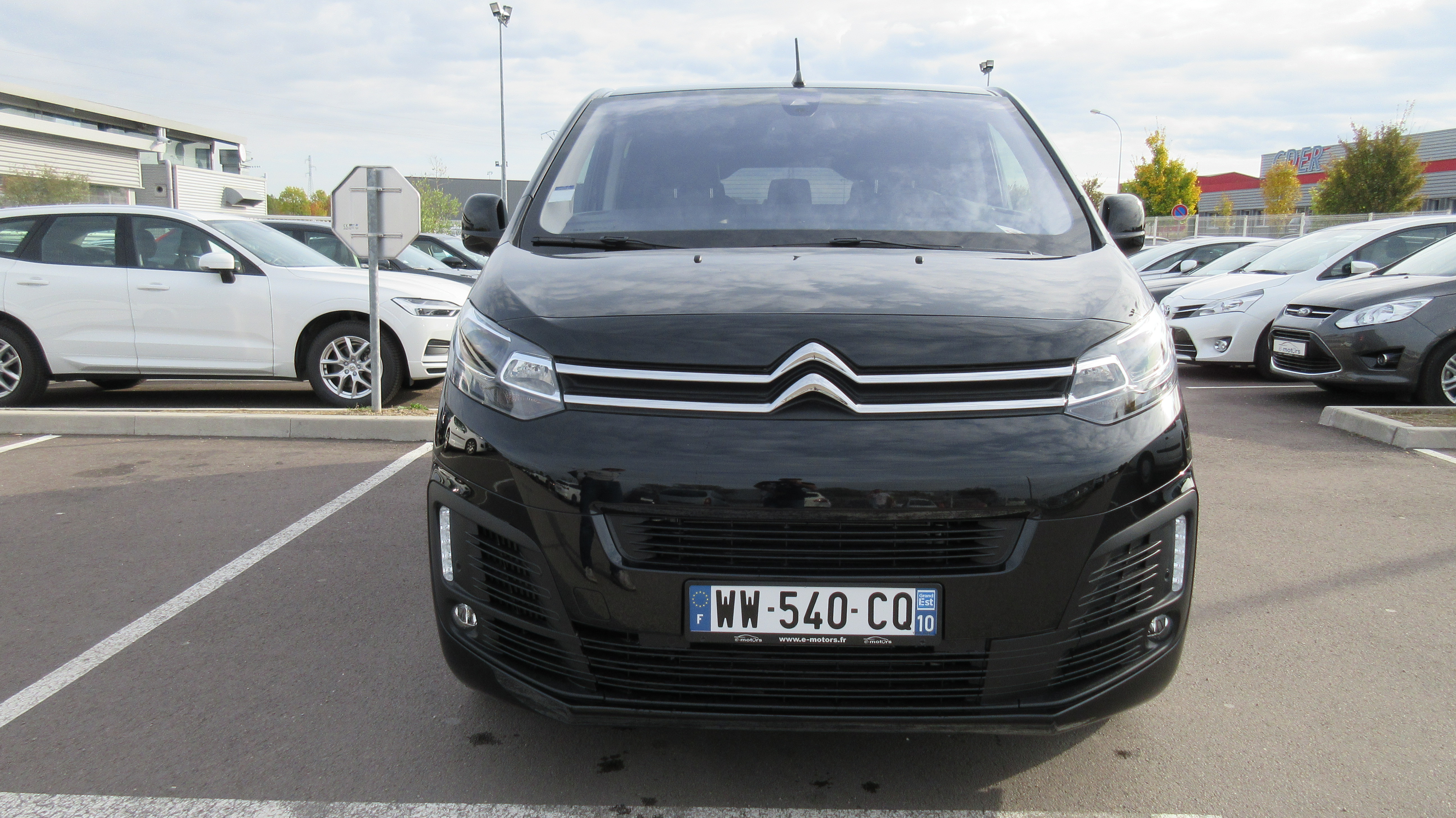 Avis-mandataire-auto-Emotors-Citroen-Spacetourer-Shine-m-bluehdi-180-eat6.