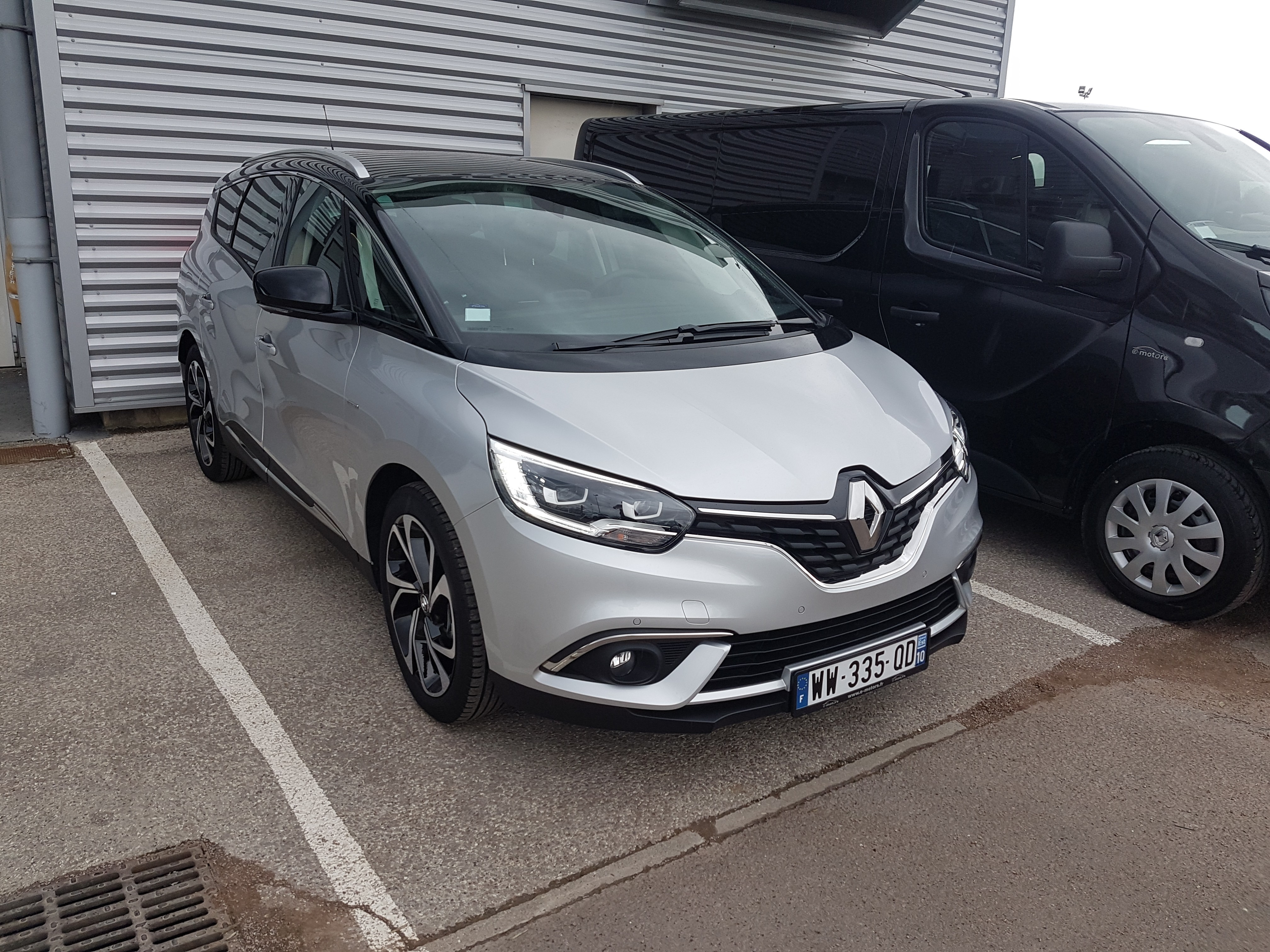Avis-mandataire-auto-Emotors-Renault-Grand-scenic-Grand-sc-nic-intens-dci-110-energy-7places-plus-toit-vitr-bose.