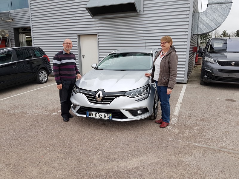 Avis-mandataire-auto-Emotors-Renault-Megane-estate-M-gane-iv-estate-intens-tce-130-energy-plus-bose.