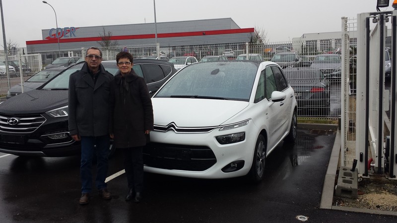 Avis-mandataire-auto-Emotors--Citroen-c4-picasso-exclusive-bluehdi-150-s-s-eat6-.