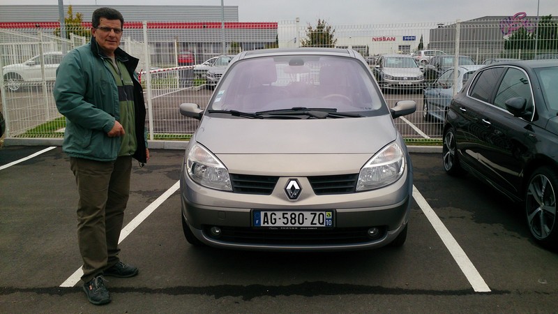 Avis-mandataire-auto-Emotors--Renault-grand-scenic-luxe-privilege-dci-120-7-places-occasion-.