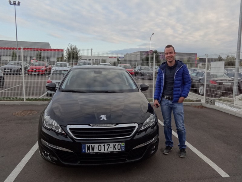 Avis-mandataire-auto-Emotors-Peugeot-308-Style-bluehdi-100-sur-quip-e.