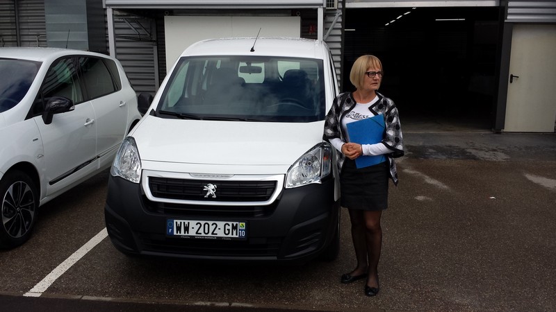 Avis-mandataire-auto-Emotors--Peugeot-partner-tepee-access-bluehdi-100-.