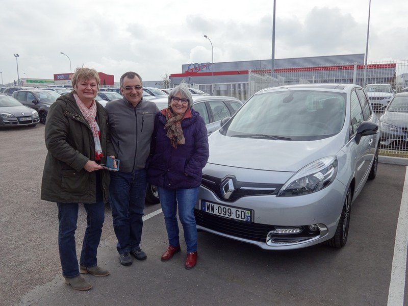 Avis-mandataire-auto-Emotors--Renault-scenic-iii-bose-dci-130-energy-.