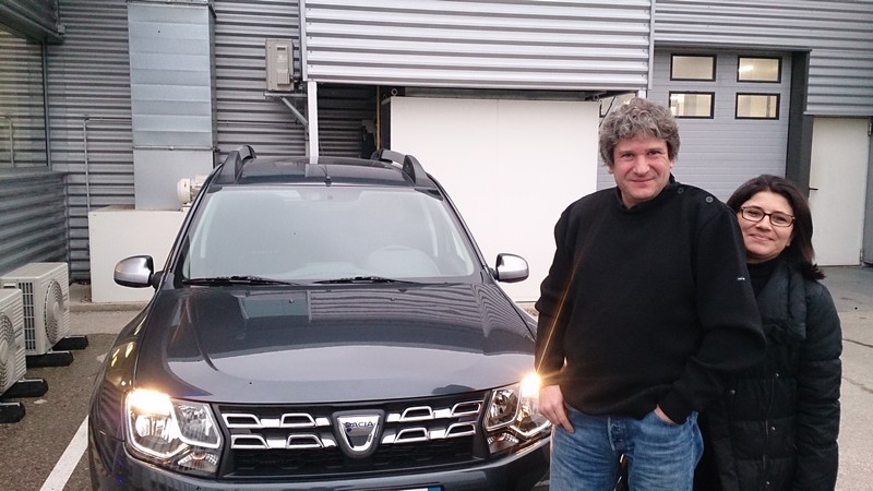 Avis-mandataire-auto-Emotors--Dacia-duster-1-5-dci-110cv-prestige-4x4-neuf-.