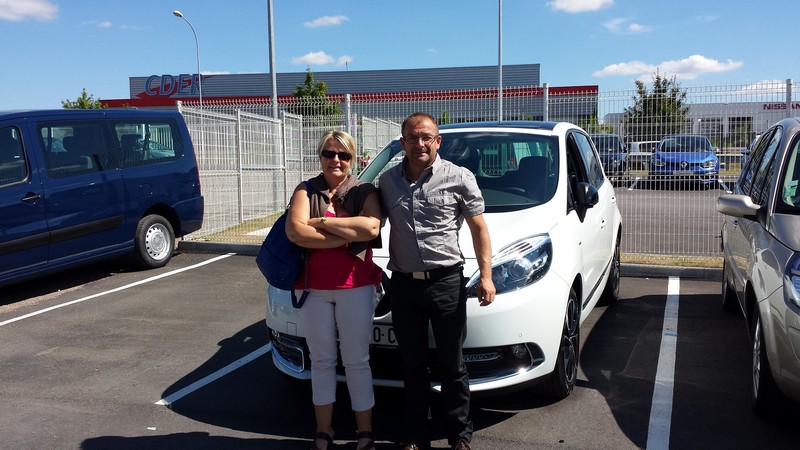 Avis-mandataire-auto-Emotors--Renault-scenic-iii-bose-dci-energy-plus-toit-vitr-.