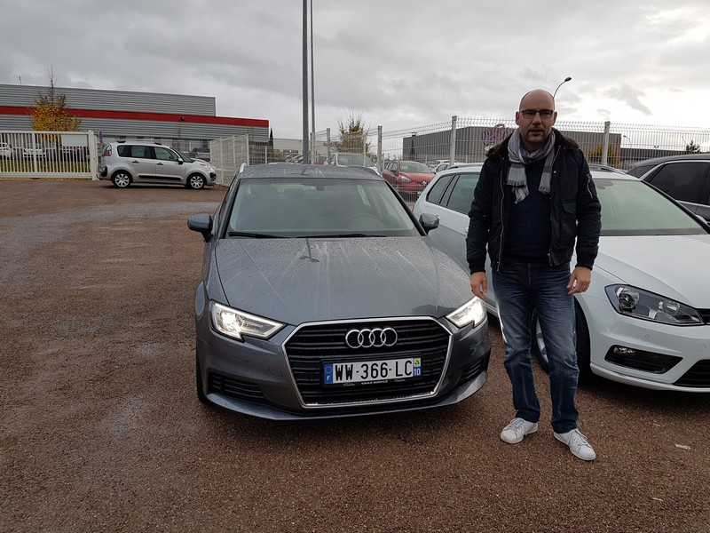 Avis-mandataire-auto-Emotors-Audi-A3-sportback-Tdi-110-plus-navigation-plus-radars-arri-re.