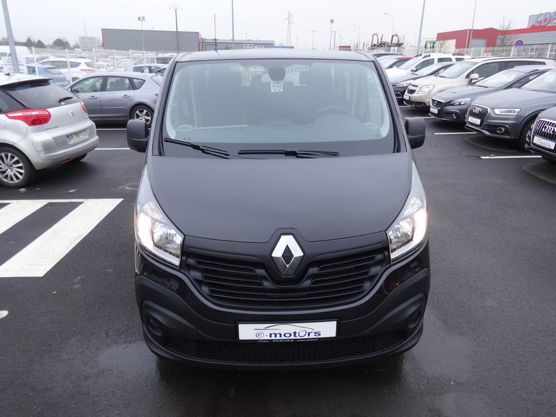 Avis-mandataire-auto-Emotors--Renault-trafic-combi-intens-dci-125-energy-8places-plus-portes-180-.