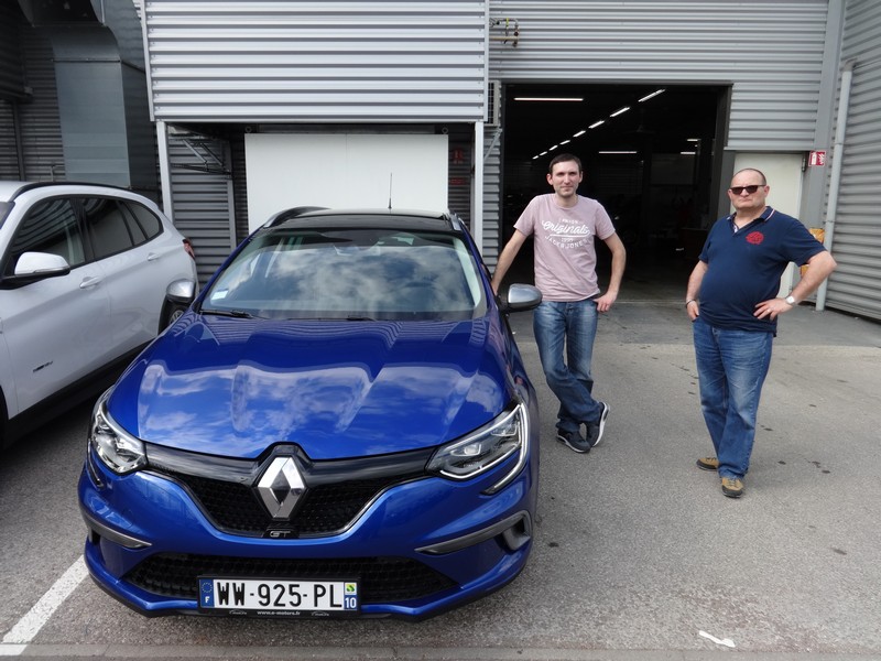 Avis-mandataire-auto-Emotors-Renault-Megane-iv-estate-M-gane-iv-estate-gt-tce-205-energy-edc-plus-toit-vitr.