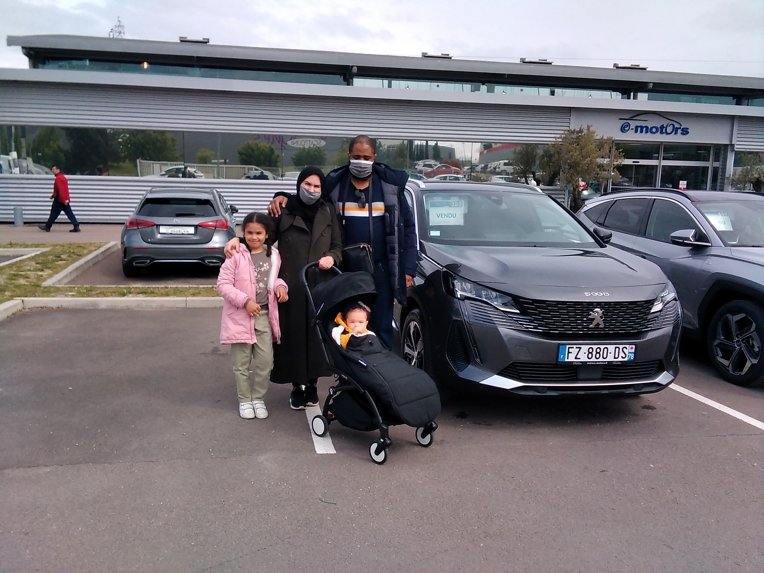 Avis-mandataire-auto-Emotors-Peugeot-5008-Allure-pack-puretech-130-s-s-eat8-plus-grip-control.