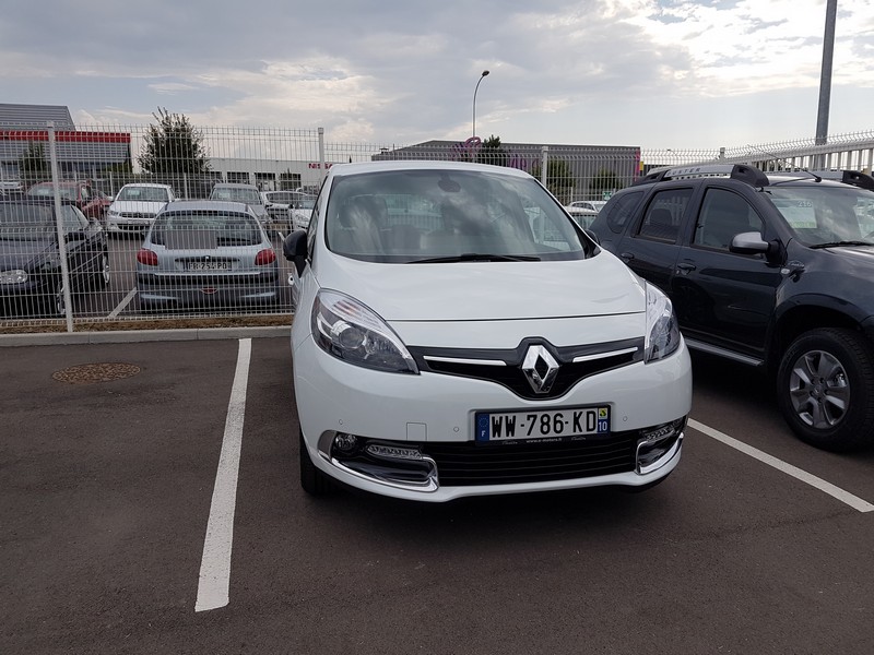 Avis-mandataire-auto-Emotors-Renault-Scenic-Iii-bose-dci-110-edc.