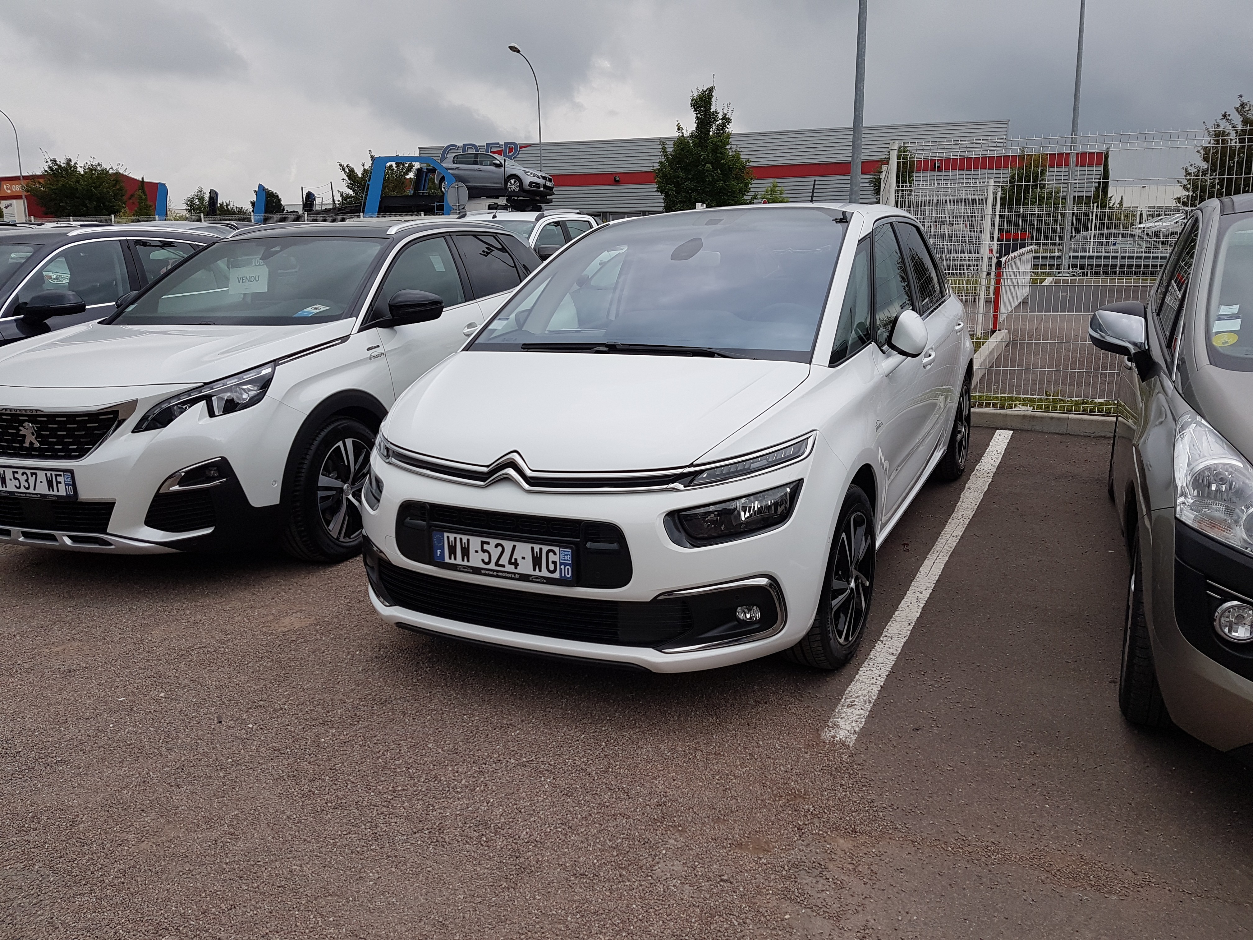 Avis-mandataire-auto-Emotors-Citroen-C4-picasso-Feel-bluehdi-120.