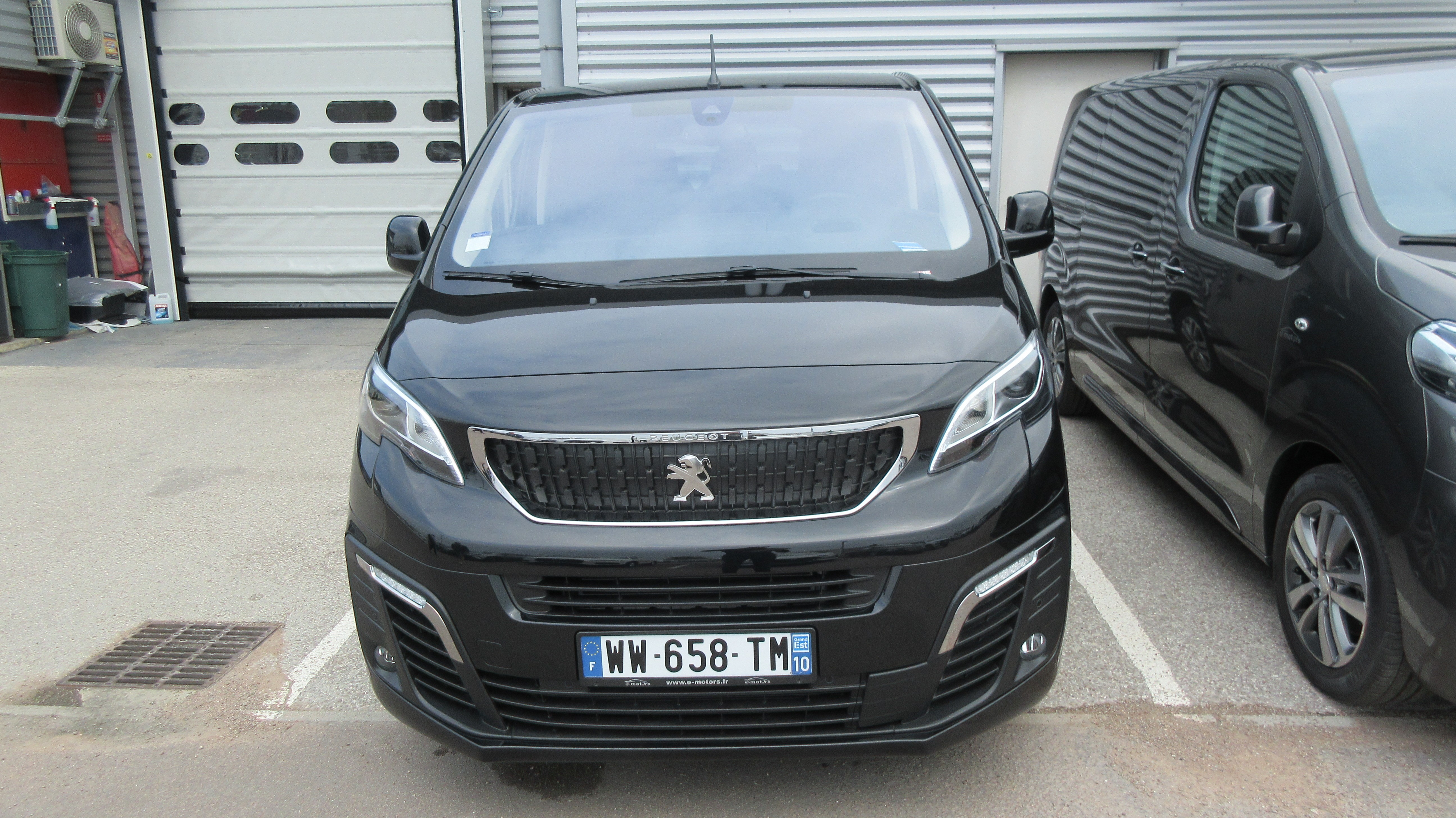 Avis-mandataire-auto-Emotors-Peugeot-Traveller-Standard-allure-bluehdi-150-s-s.
