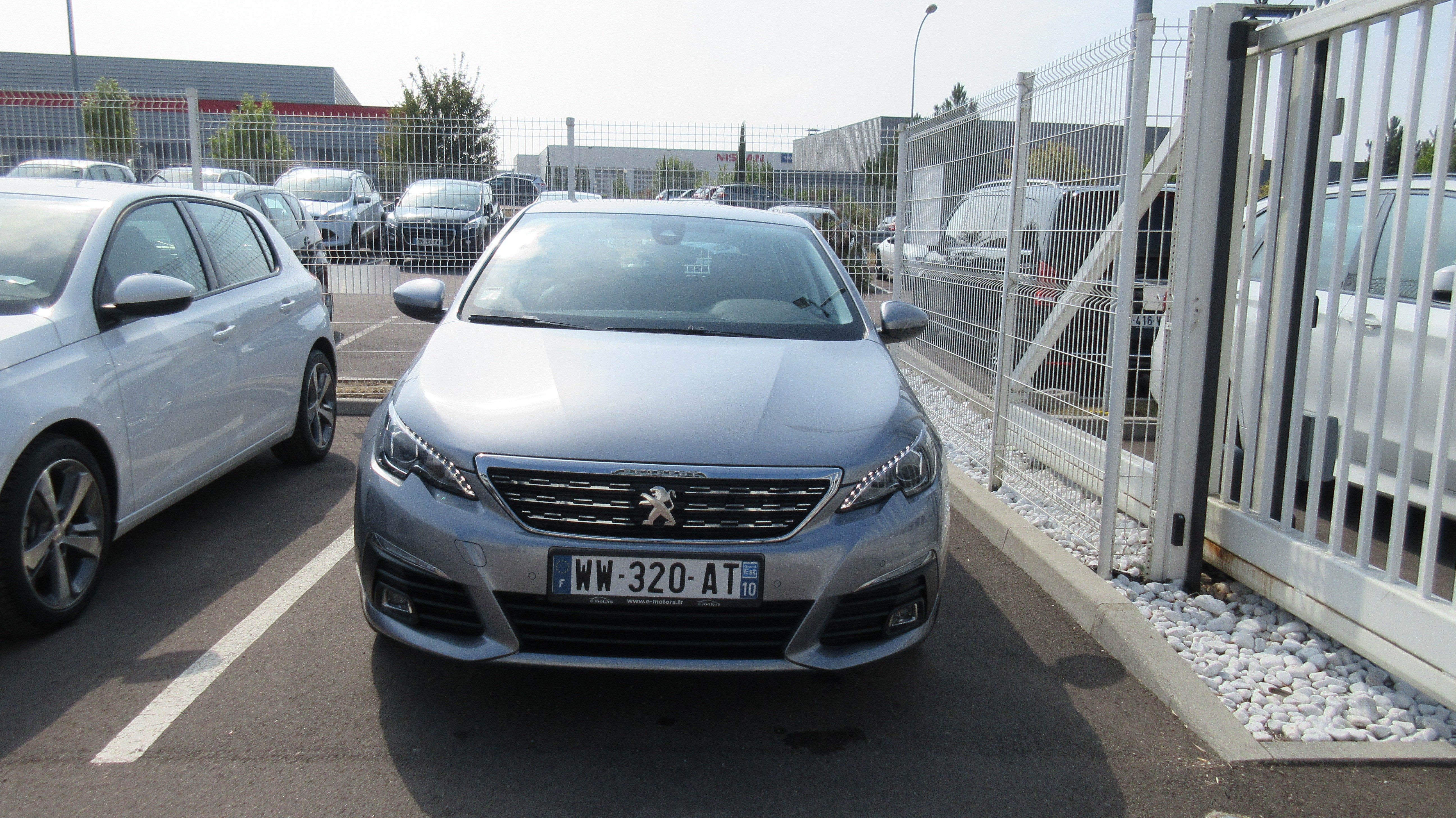 Avis-mandataire-auto-Emotors-Peugeot-308-Allure-bluehdi-120-s-s.