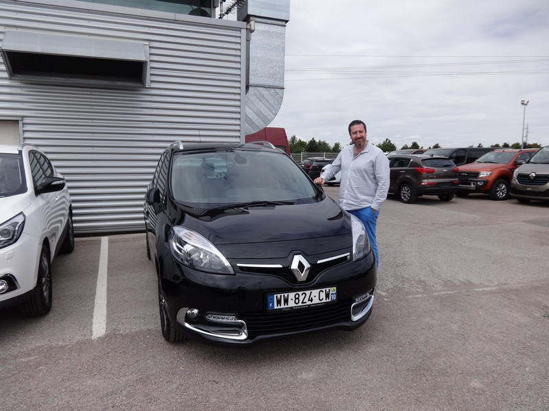 Avis-mandataire-auto-Emotors--Renault-grand-sc-nic-iii-bose-dci-110-edc-7-places-.