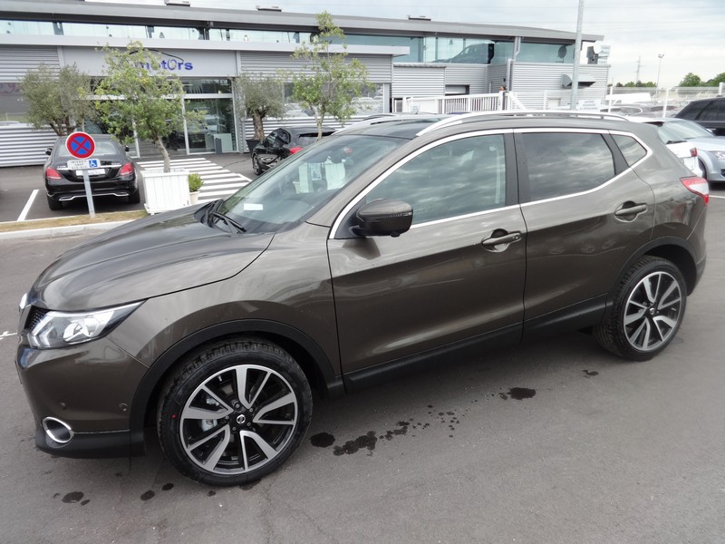 Avis-mandataire-auto-Emotors--Nissan-qashqai-tekna-dci-130-xtronic-4x2-plus-toit-vitr-.