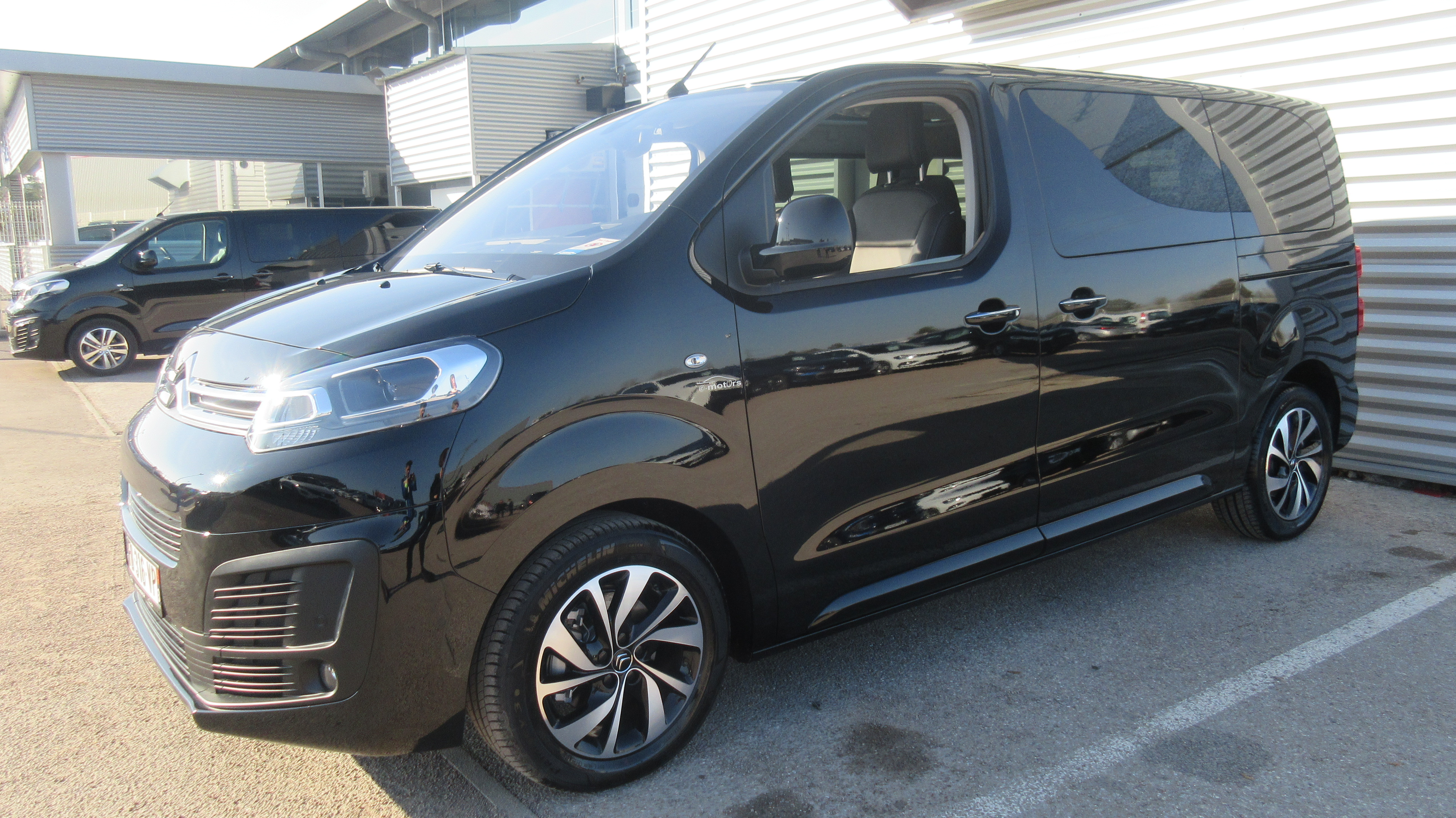 Avis-mandataire-auto-Emotors-Citroen-Spacetourer-Shine-m-bluehdi-180-s-s-eat8.