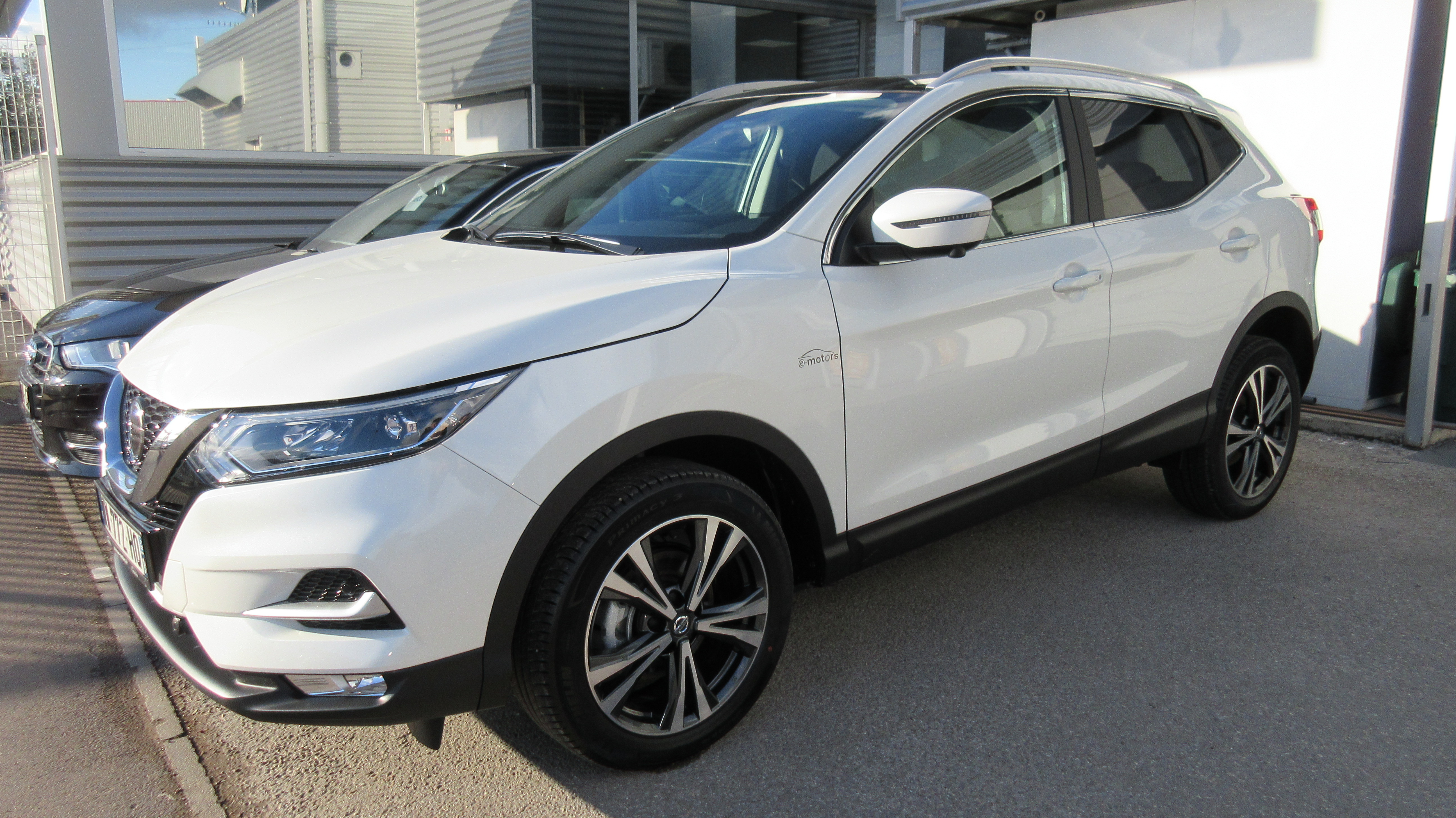 Avis-mandataire-auto-Emotors-Nissan-Qashqai-N-connecta-dci-115-4x2-plus-toit-pano-full-led.