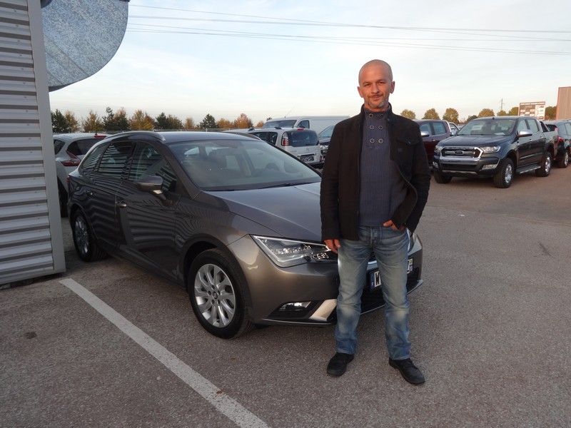 Avis-mandataire-auto-Emotors-Seat-Leon-St-style-tdi-105-plus-navigation.