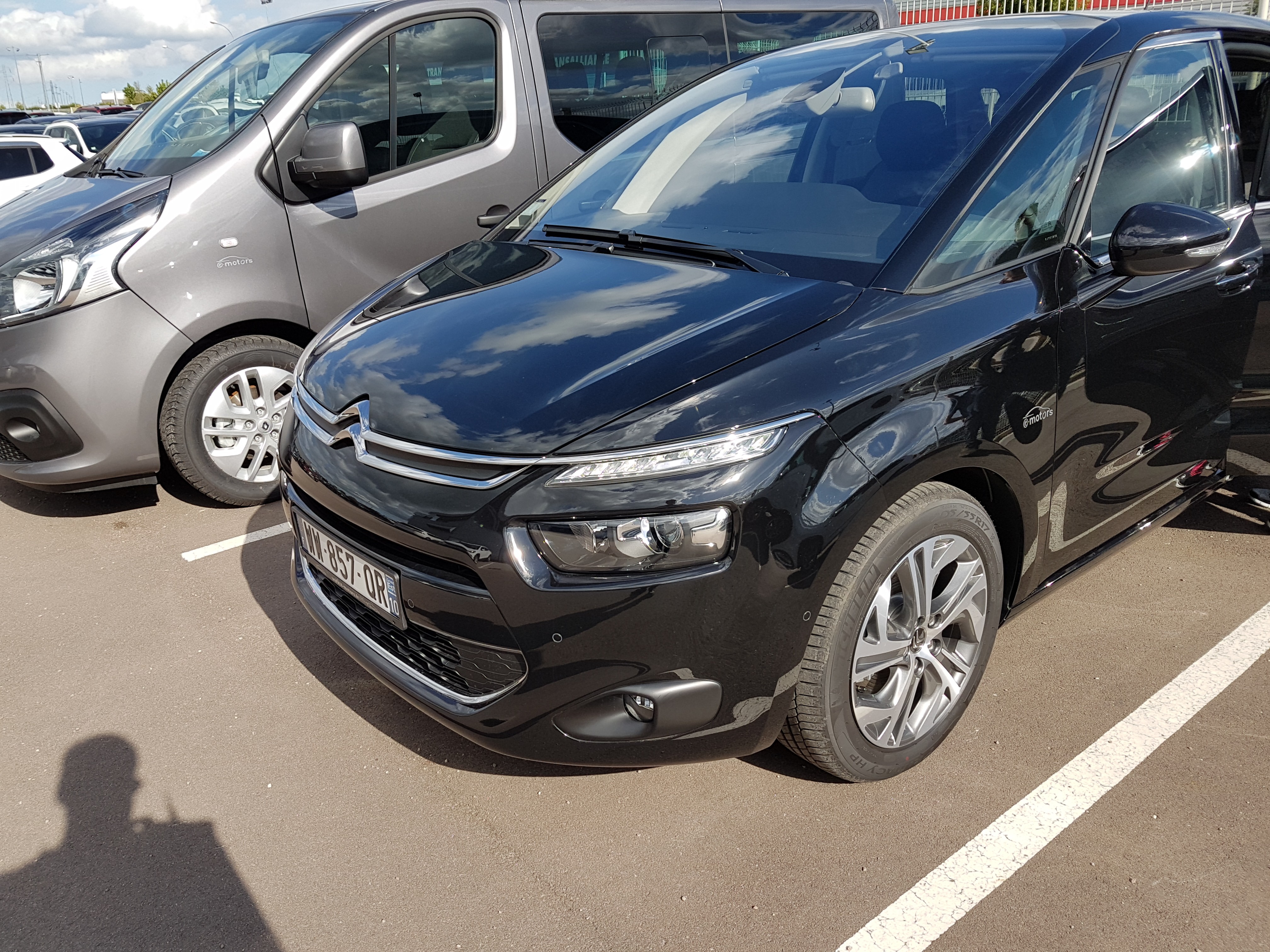 Avis-mandataire-auto-Emotors-Citroen-C4-picasso-Feel-bluehdi-150-s-s.