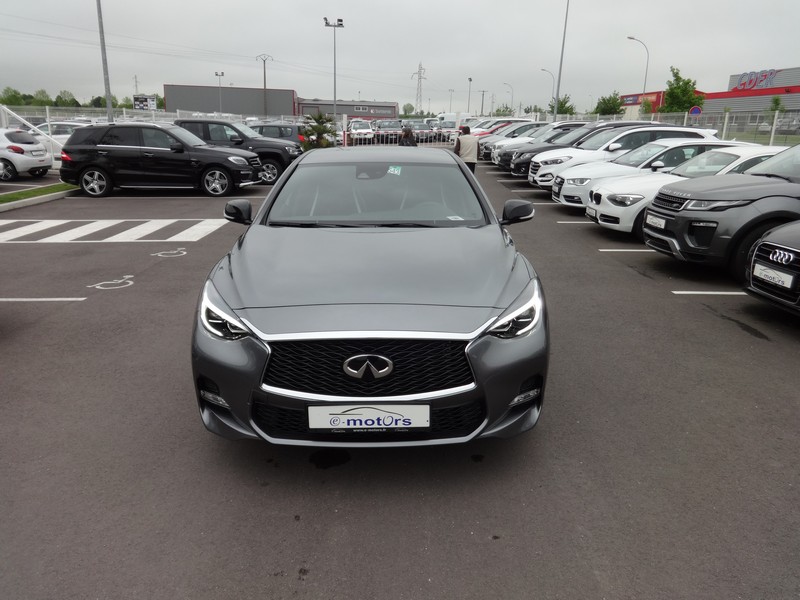 Avis-mandataire-auto-Emotors-Infiniti-Q30-1-5d-109-7dct-business-executive-5p.