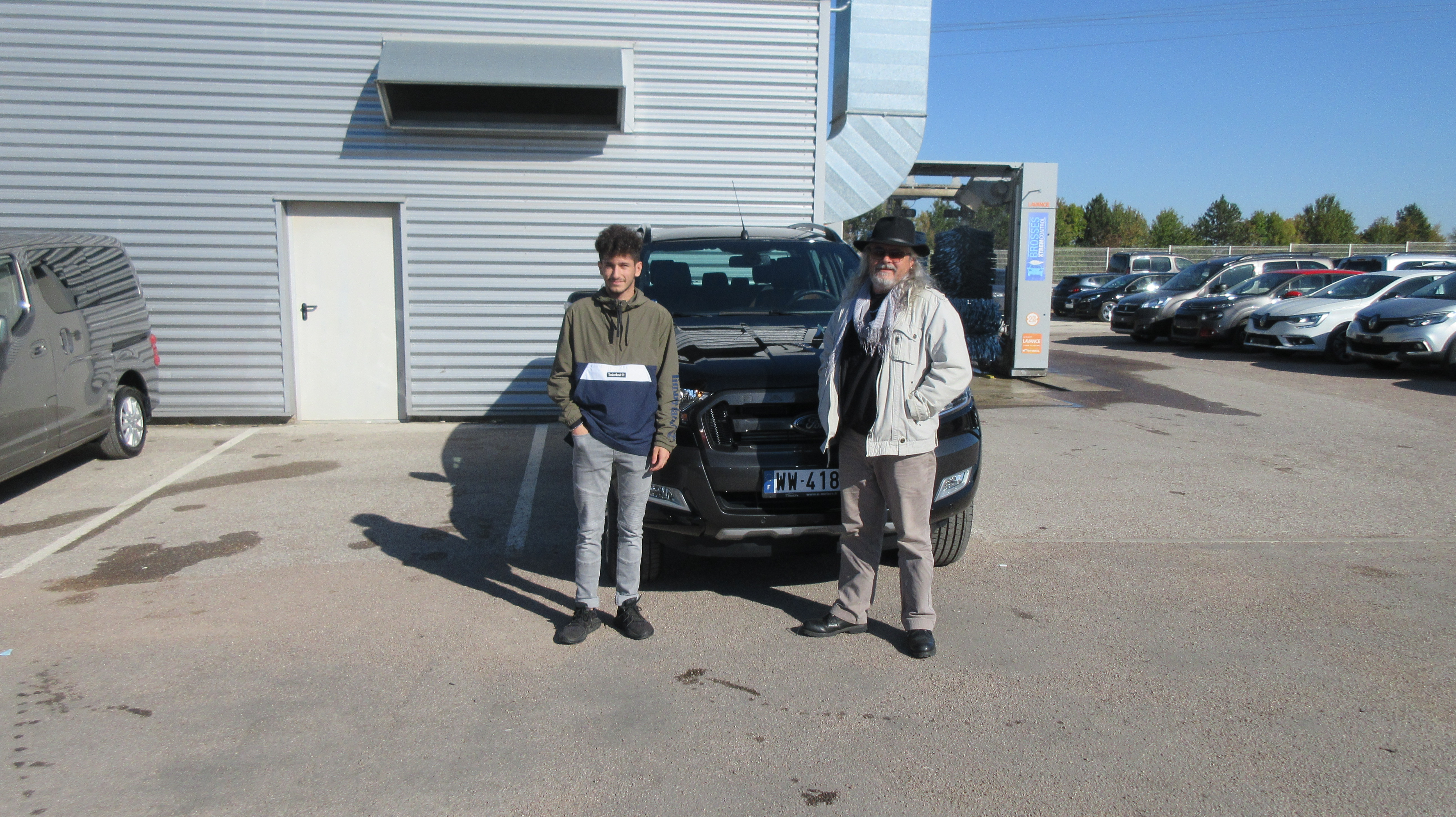 Avis-mandataire-auto-Emotors-Ford-Ranger-Double-cabine-wildtrak-tdci-200-4x4-automatique-plus-attelage-plus-rideau-plus-pack-offroad.