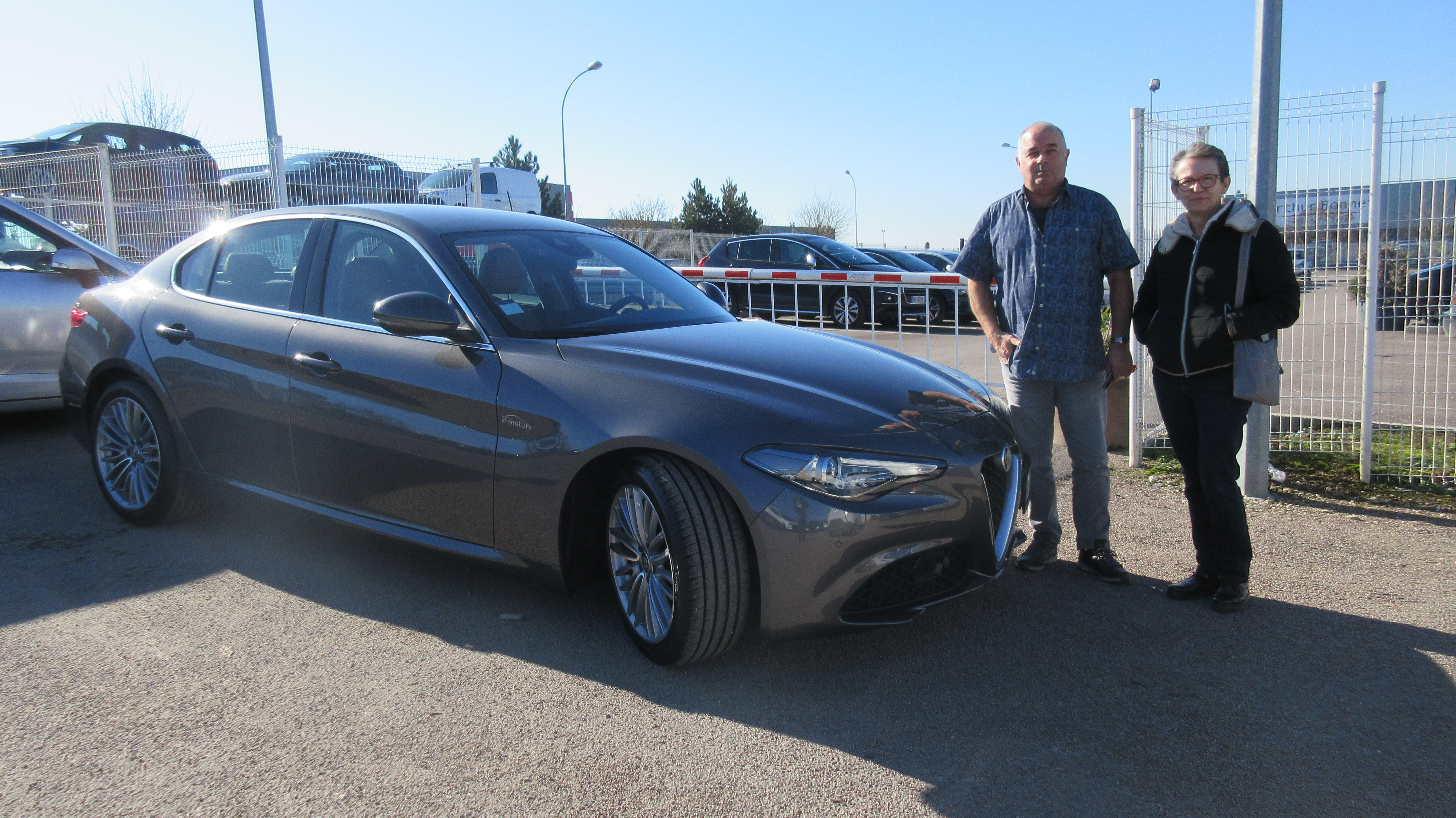 Avis-mandataire-auto-Emotors-Alfa romeo-Giulia-Super-180-plus-jantes-18-cuir.