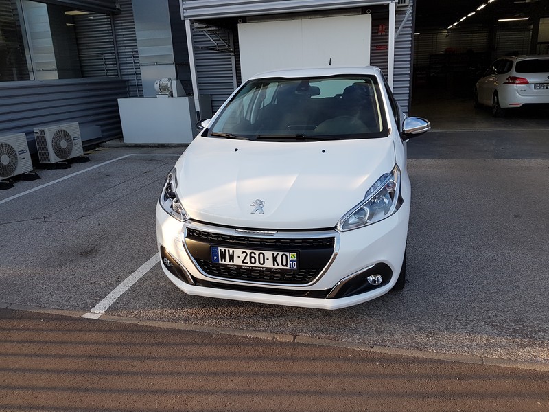 Avis-mandataire-auto-Emotors-Peugeot-208-Allure-puretech-110-eat-5p-plus-gps-plus-cam-ra-de-recul.