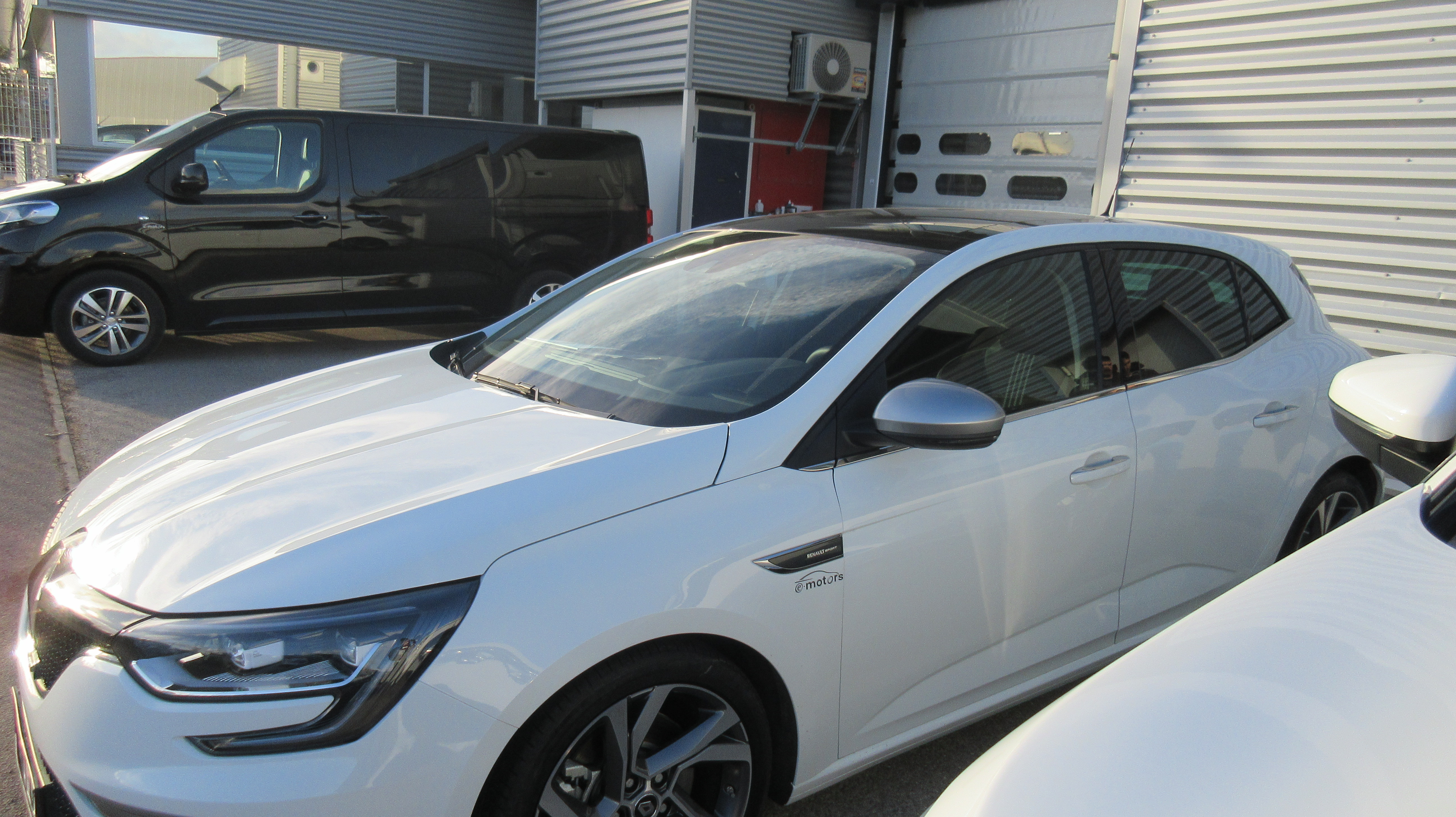 Avis-mandataire-auto-Emotors-Renault-Megane-iv-berline-M-gane-iv-berline-intens-tce-130-energy-plus-pack-gt-line.