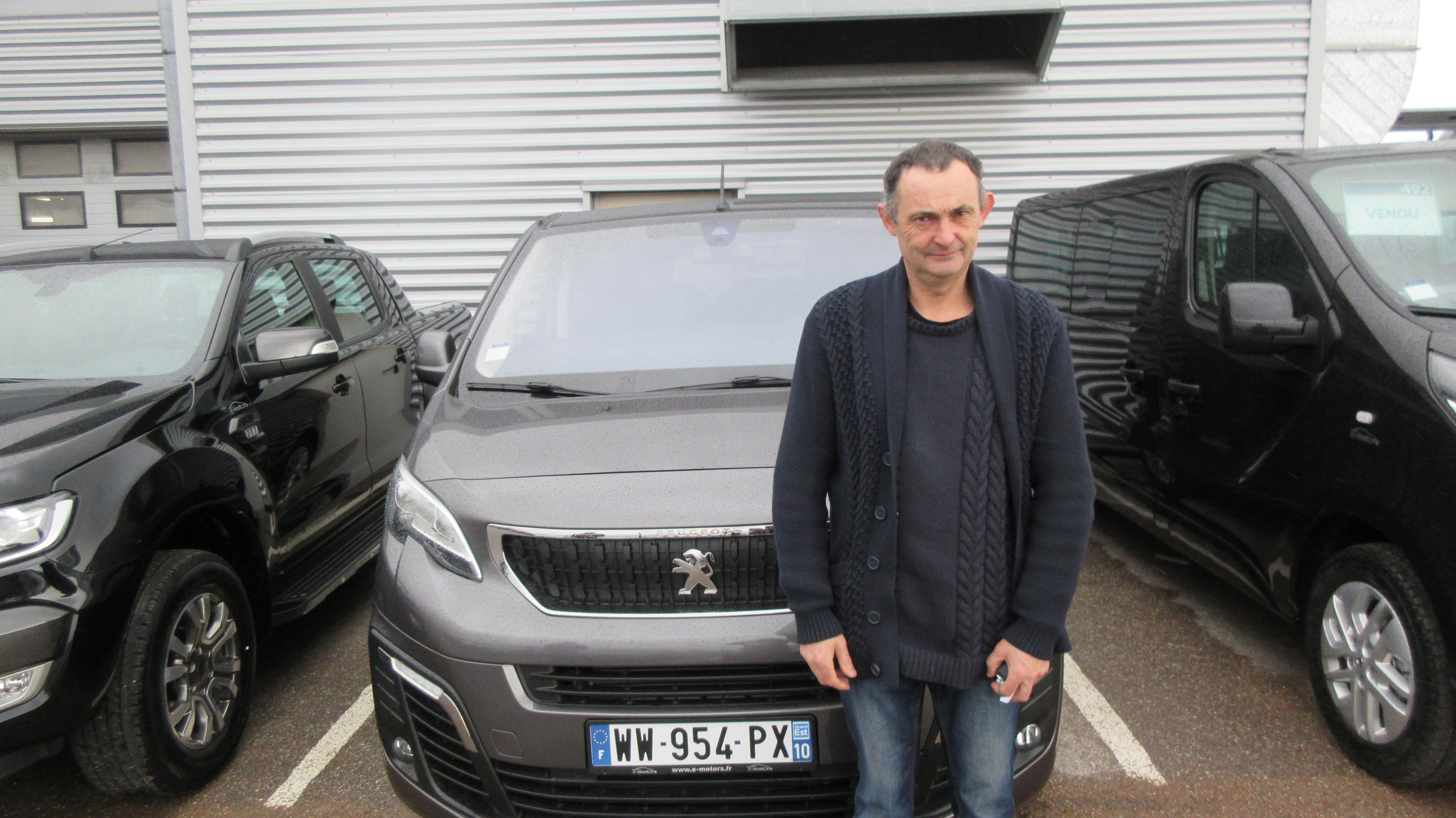 Avis-mandataire-auto-Emotors-Peugeot-Traveller-Standard-2-0-bluehdi-150ch-s-s-bvm6-active-8-places.