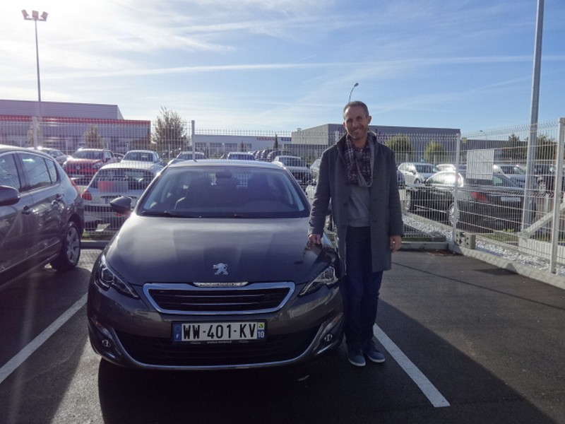 Avis-mandataire-auto-Emotors-Peugeot-308-sw-Allure-puretech-130-plus-jantes-17.