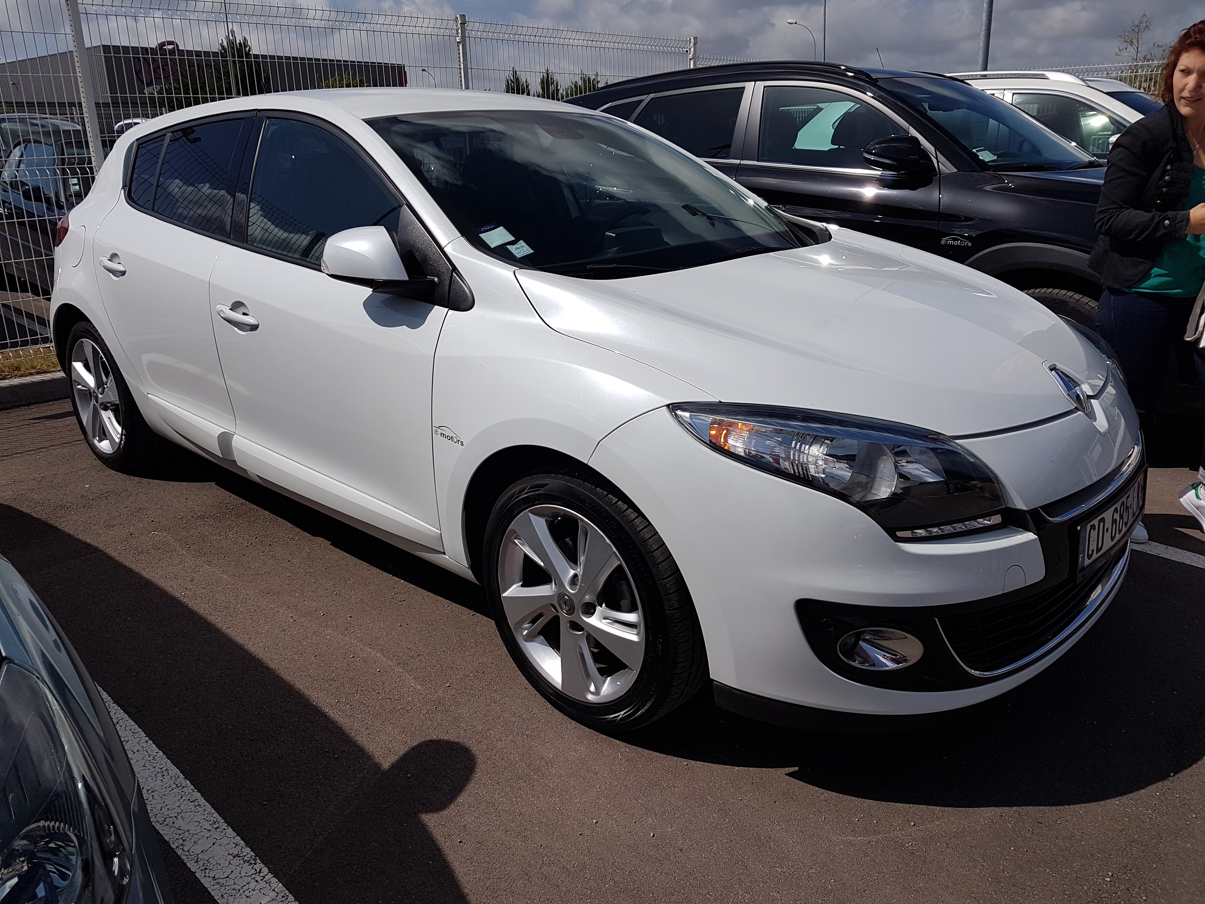 Avis-mandataire-auto-Emotors-Renault-Megane-iii-berline-M-gane-iii-dynamique-dci-110-plus-gps.