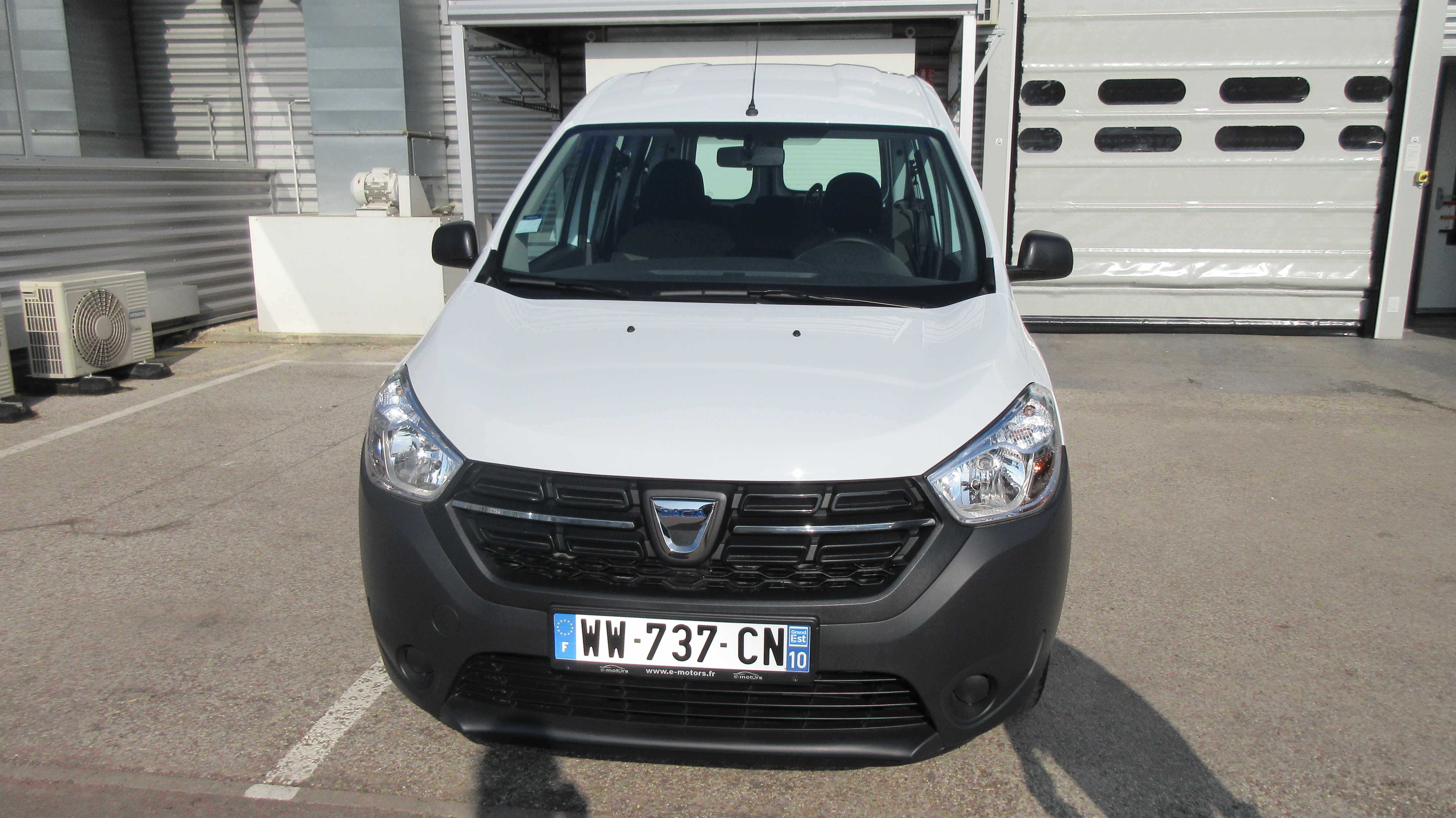 Avis-mandataire-auto-Emotors-Dacia-Dokker-Silver-line-sce-100.