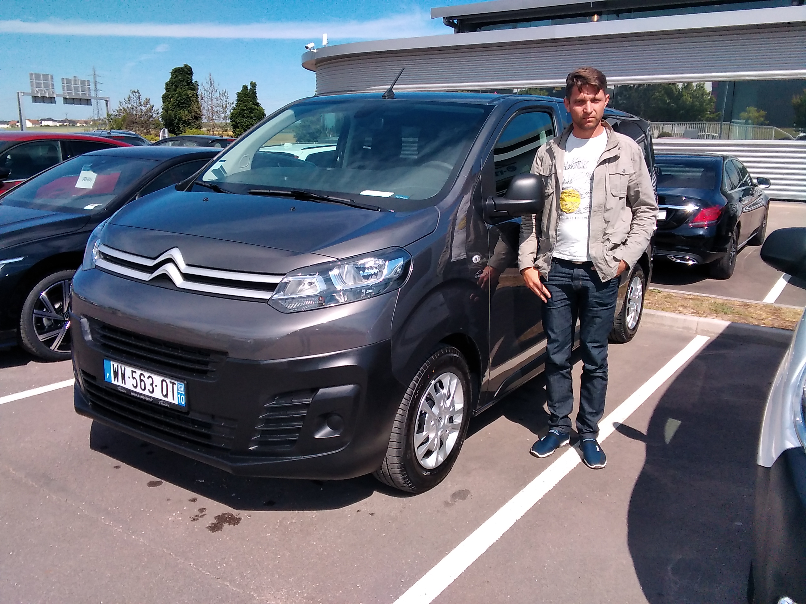 Avis-mandataire-auto-Emotors-Citroen-Jumpy-cabine-approfondie-Club-m-bluehdi-150-s-s-plus-gps-plus-cam-ra.